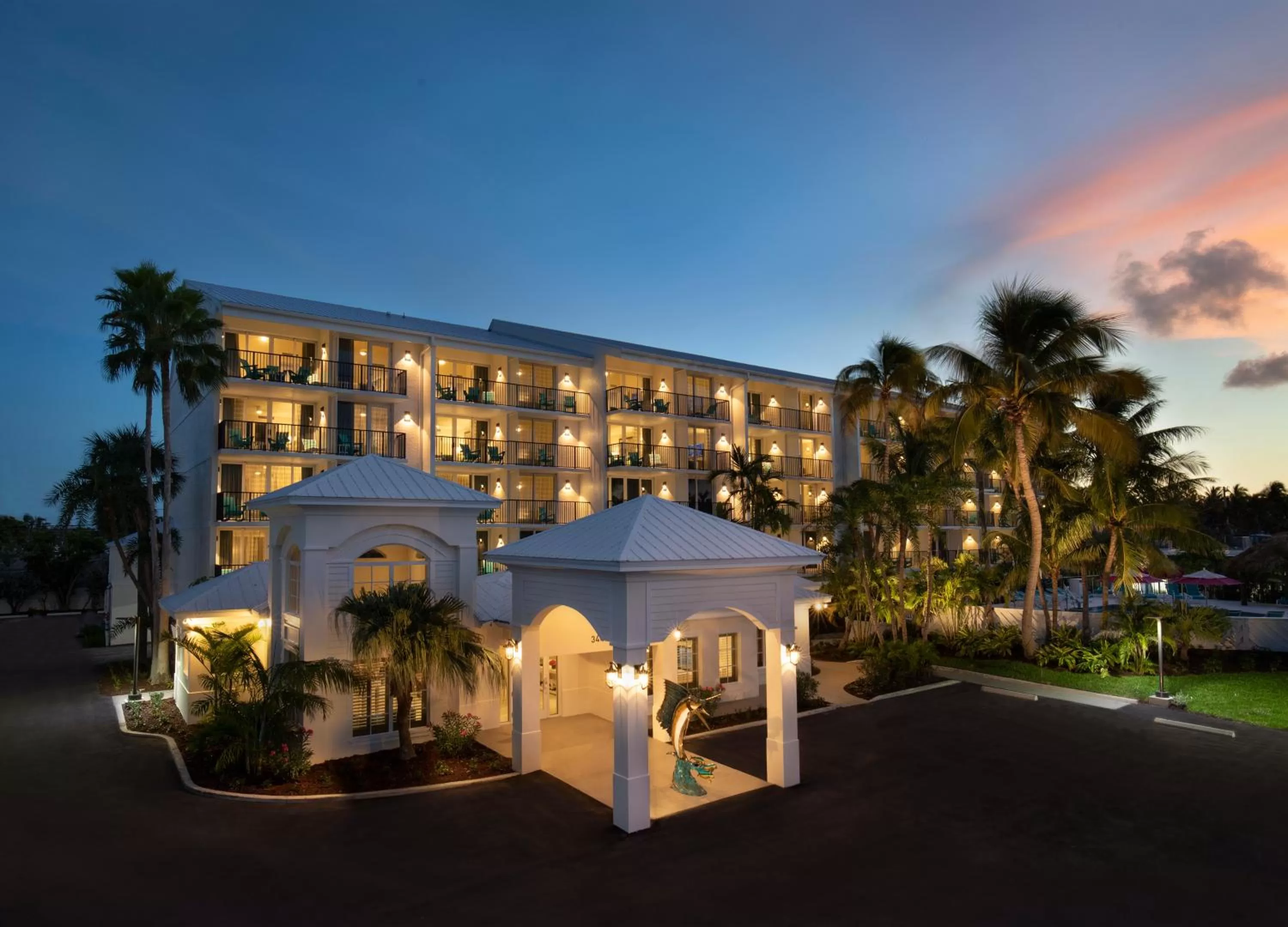 Queen Suite with Partial Sea View in The Laureate Key West