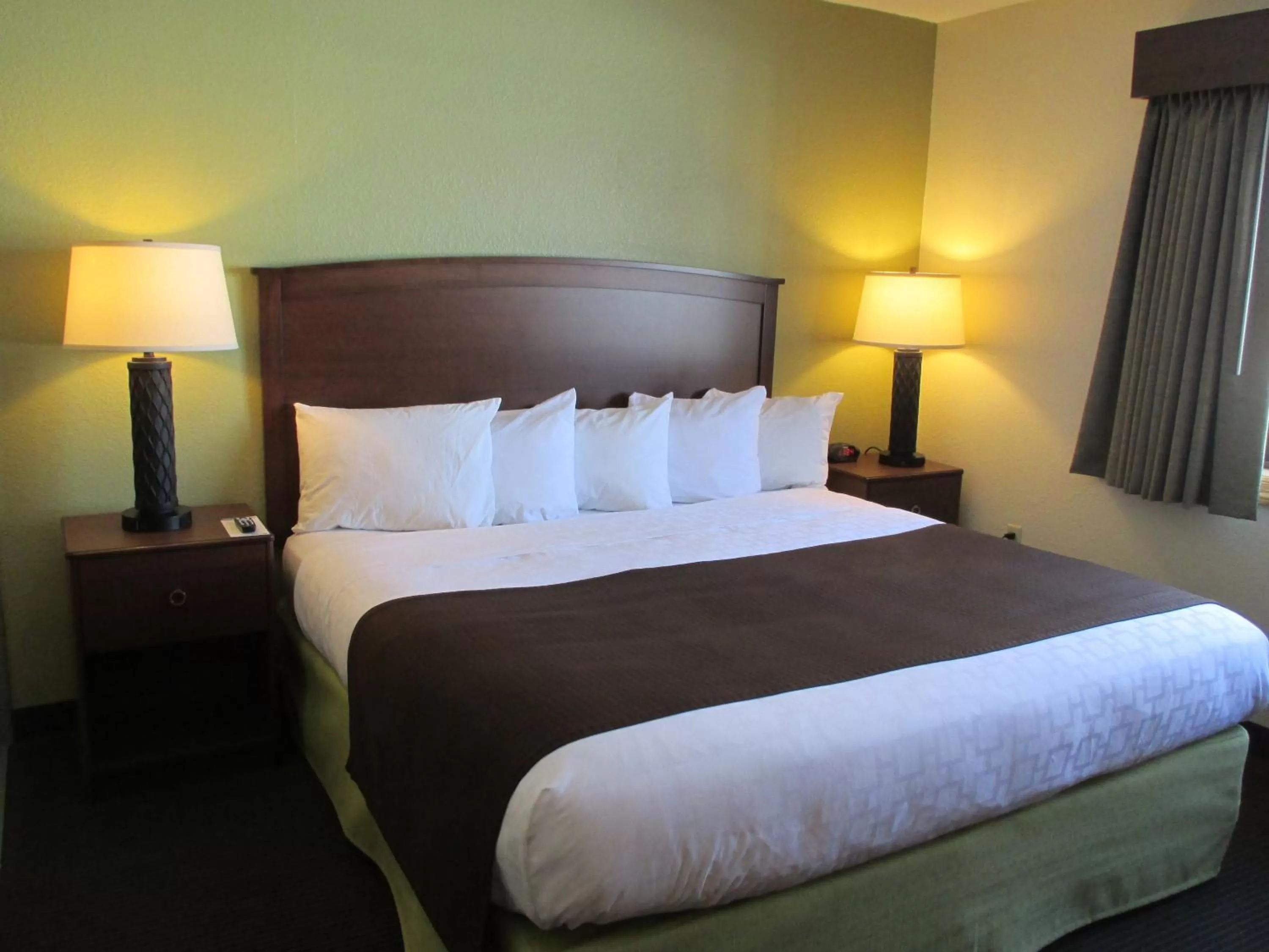 King Room in Cobblestone Hotel & Suites - Wisconsin Rapids
