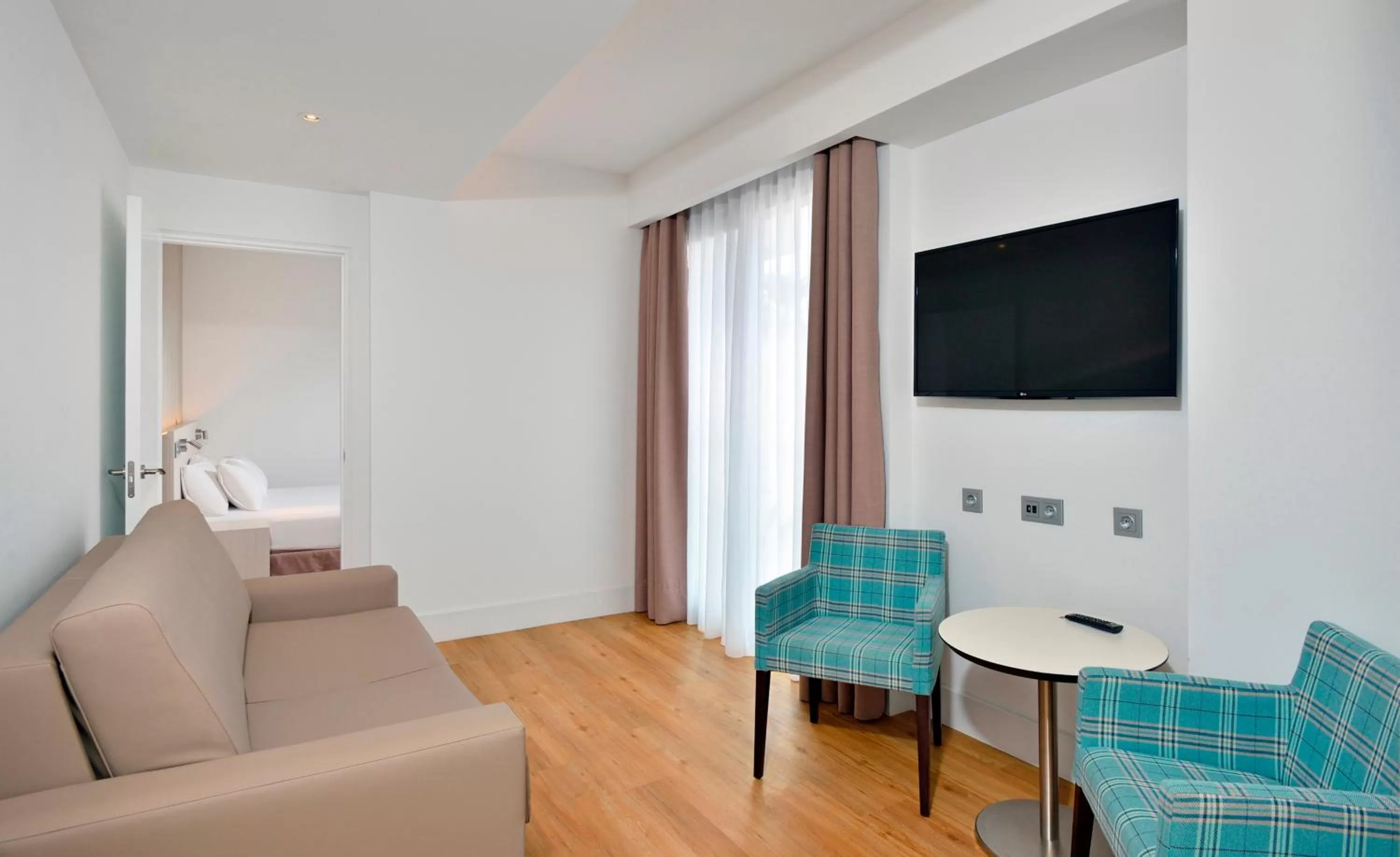 Family Room (2 Adults + 2 Children) in Sol Torremolinos - Don Pedro