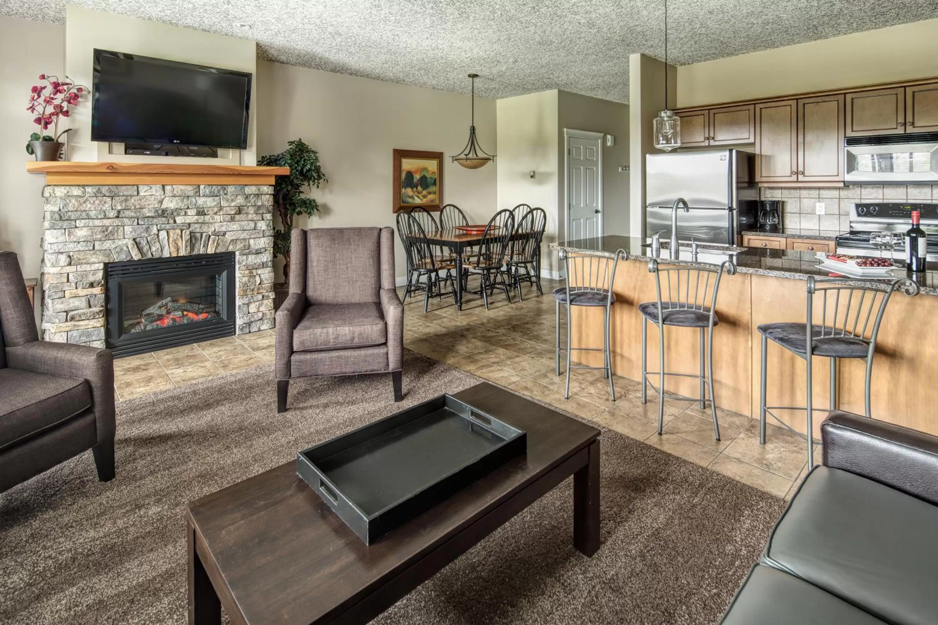 One-Bedroom Suite in Bighorn Meadows Resort
