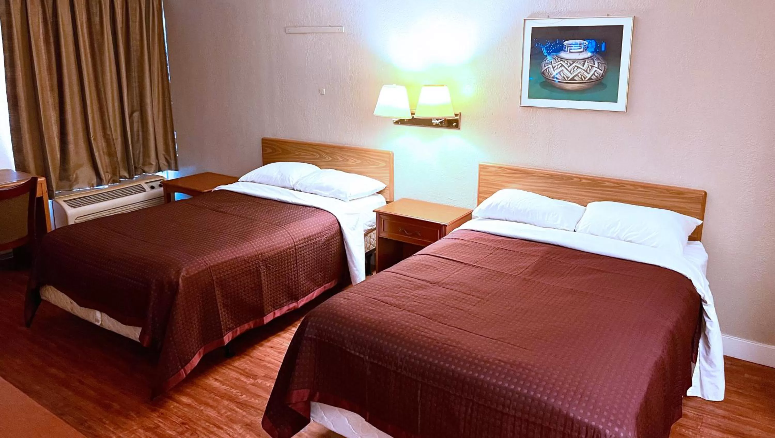 Standard Double Room with Two Double Beds - Non Smoking in Thunderbird Motel Hillsboro
