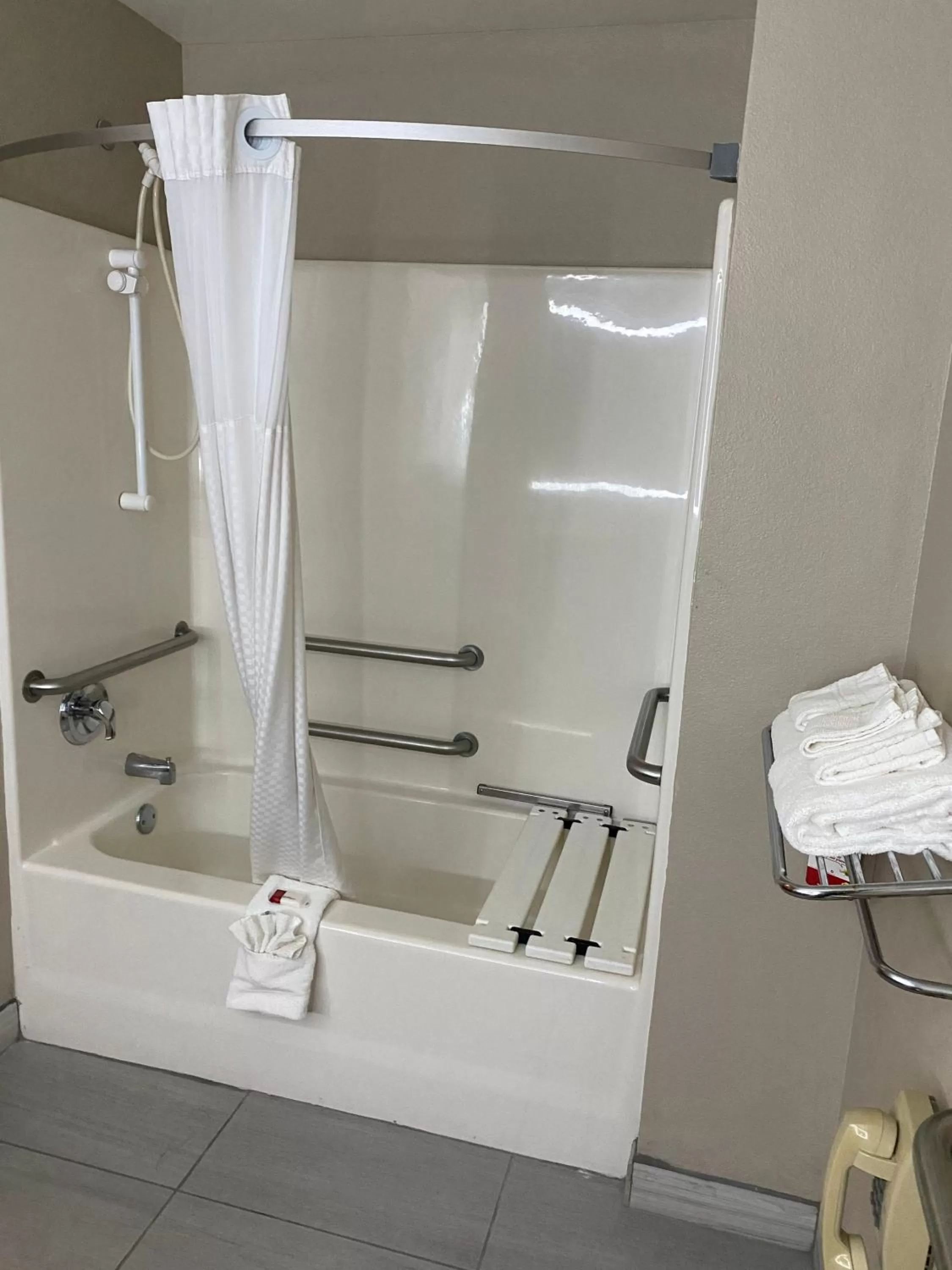 Queen Room - Disability Access/Non-Smoking in Super 8 by Wyndham Lynchburg VA