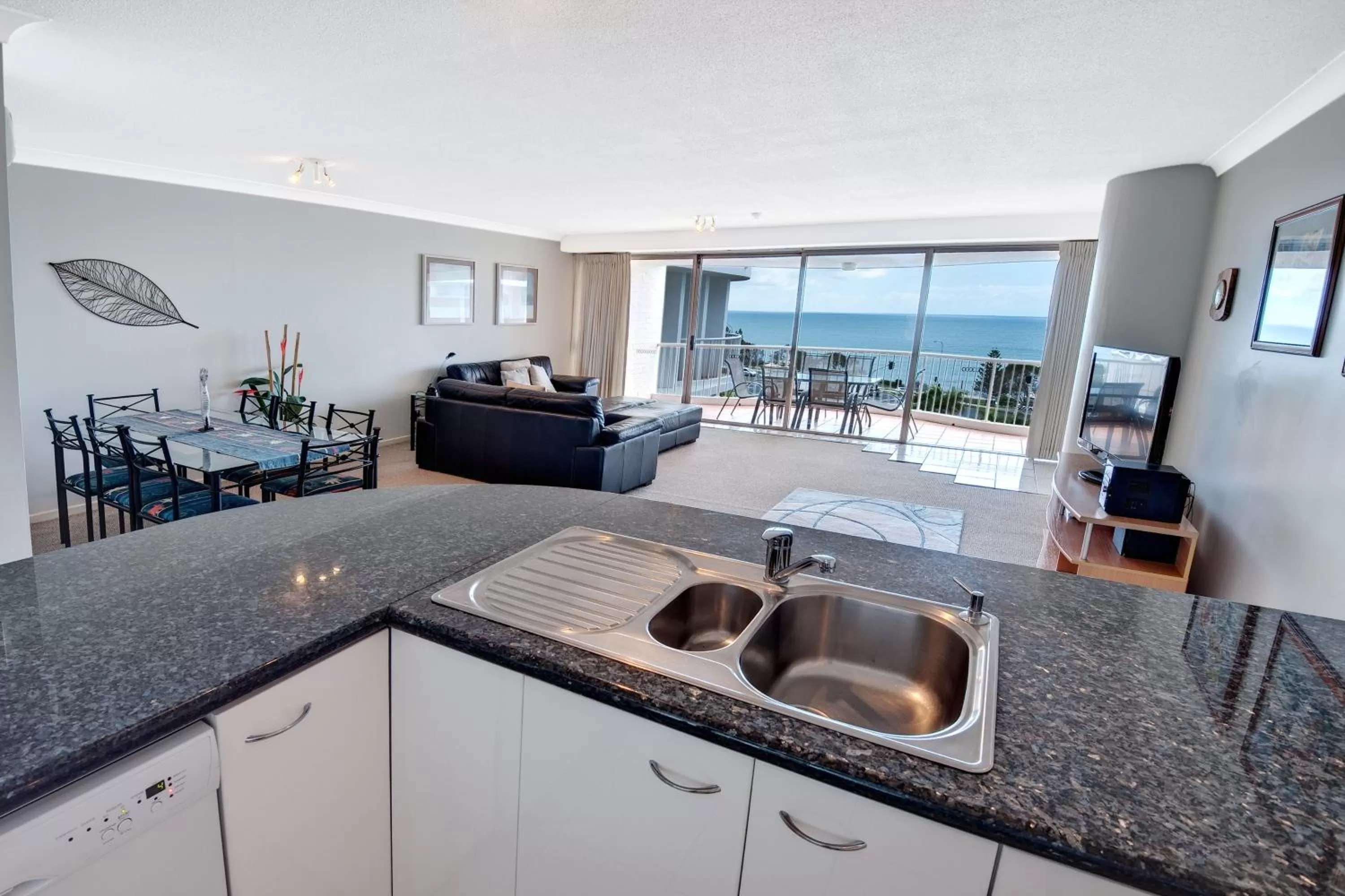Three-Bedroom Superior Ocean View Apartment in Osprey Apartments