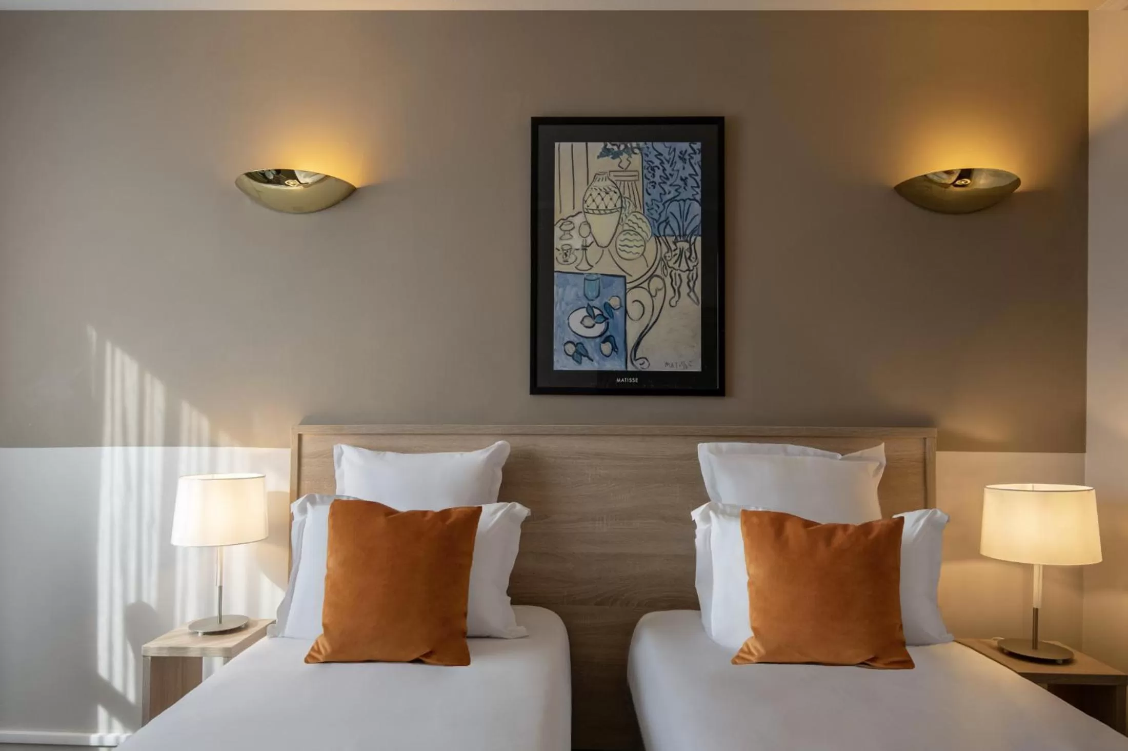 Classic Twin Room in Hotel Amarante Cannes