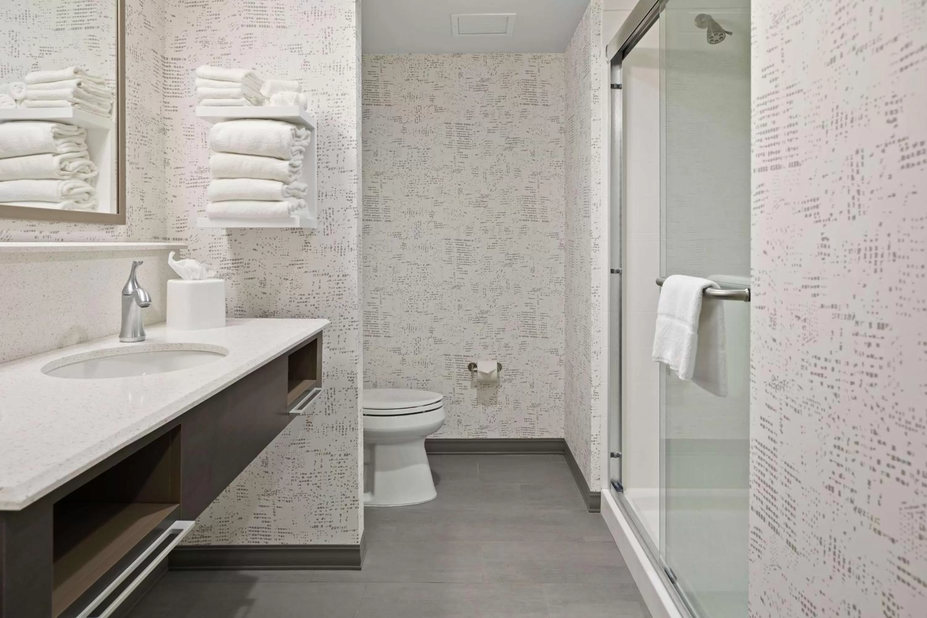 King Room - Non-Smoking in Hampton Inn & Suites Cranberry Township/Mars