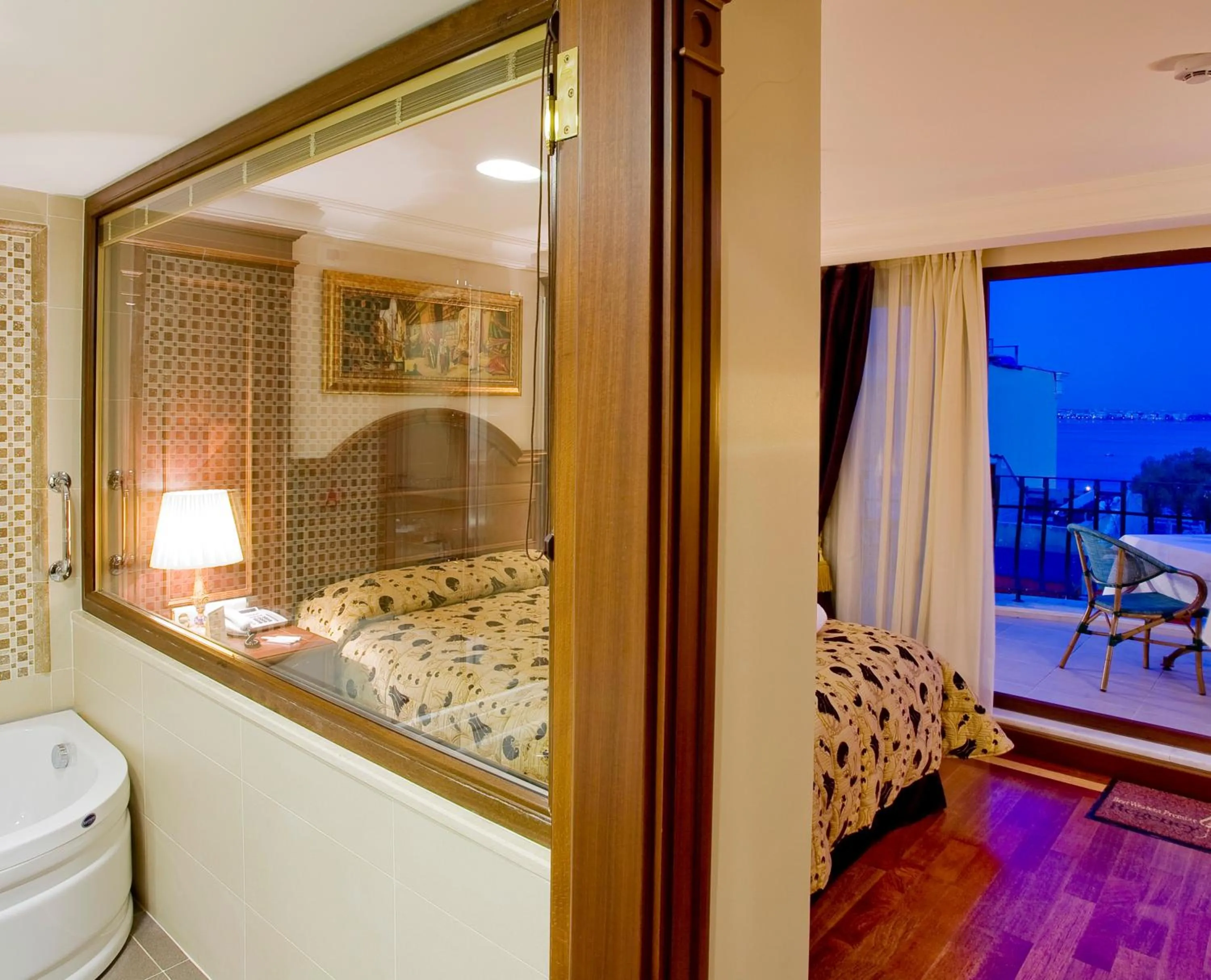 Double Room with Balcony in GLK PREMIER Regency Suites & Spa