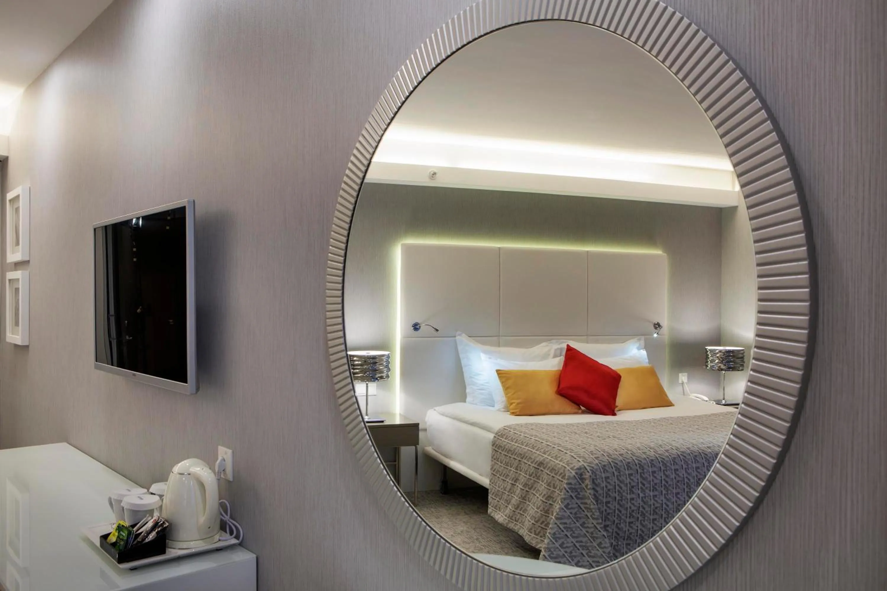 Double or Twin Room with Swimming Pool Access in The Sense Deluxe