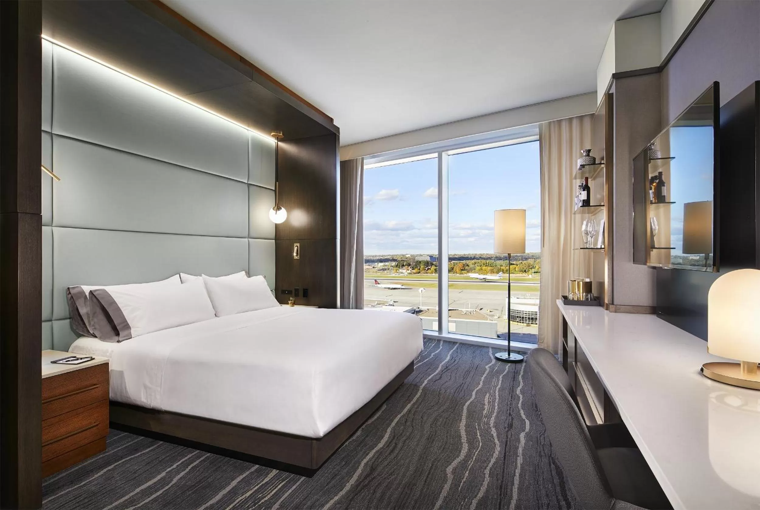 Executive Room - Hearing Accessible in InterContinental Minneapolis - St. Paul Airport by IHG