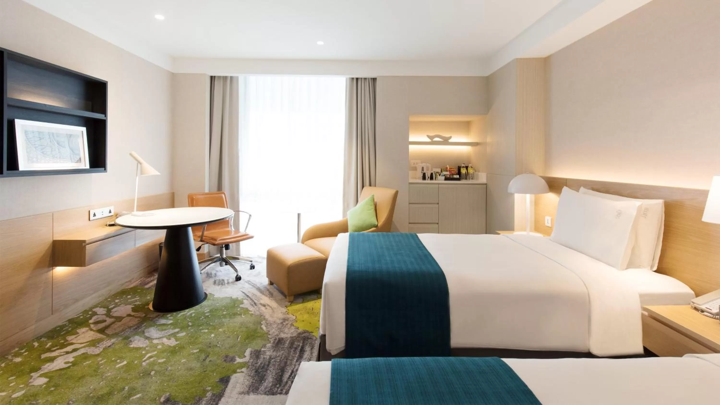 Premium Twin Room with Lounge Access in Holiday Inn Bangkok by IHG