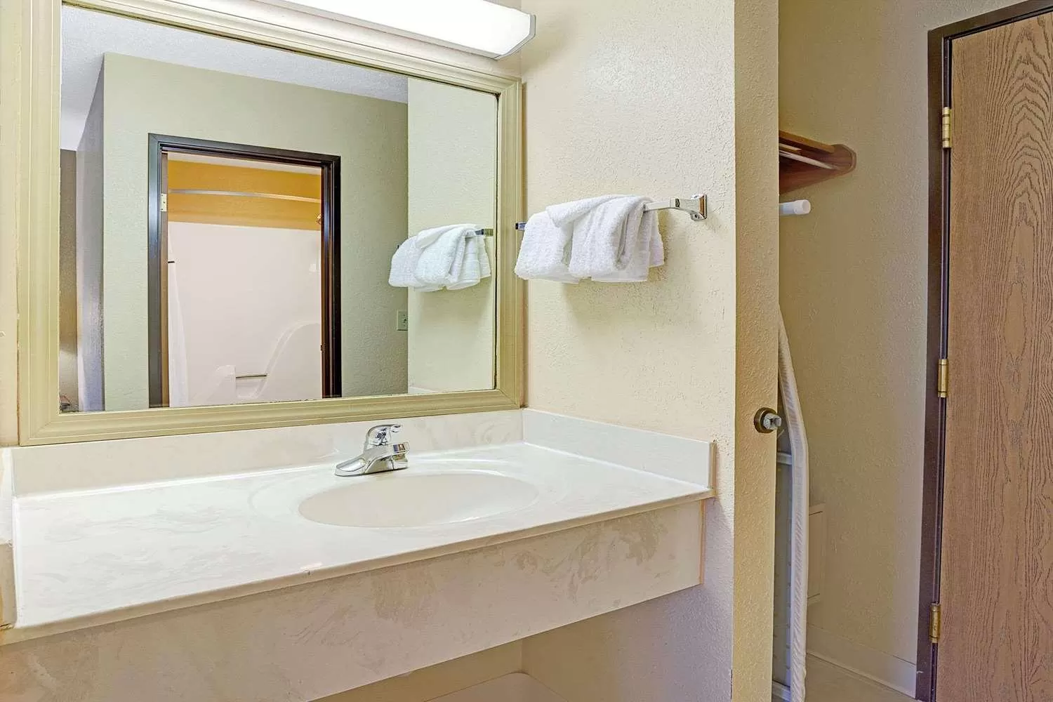 Double Room with Two Double Beds in Baymont by Wyndham Monroe