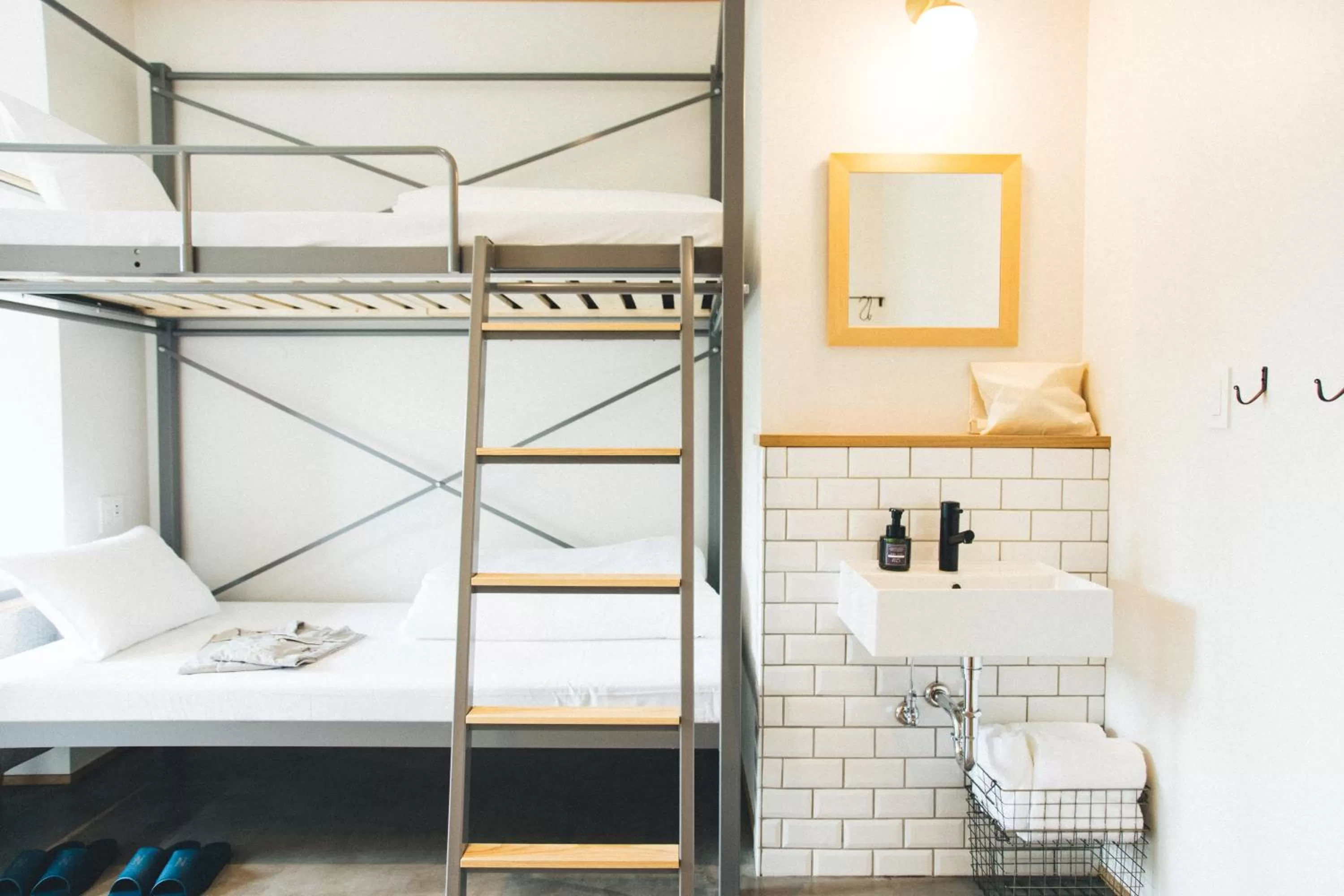 Twin room with Bunk Bed with Shared Bathroom in Hotel Noum OSAKA