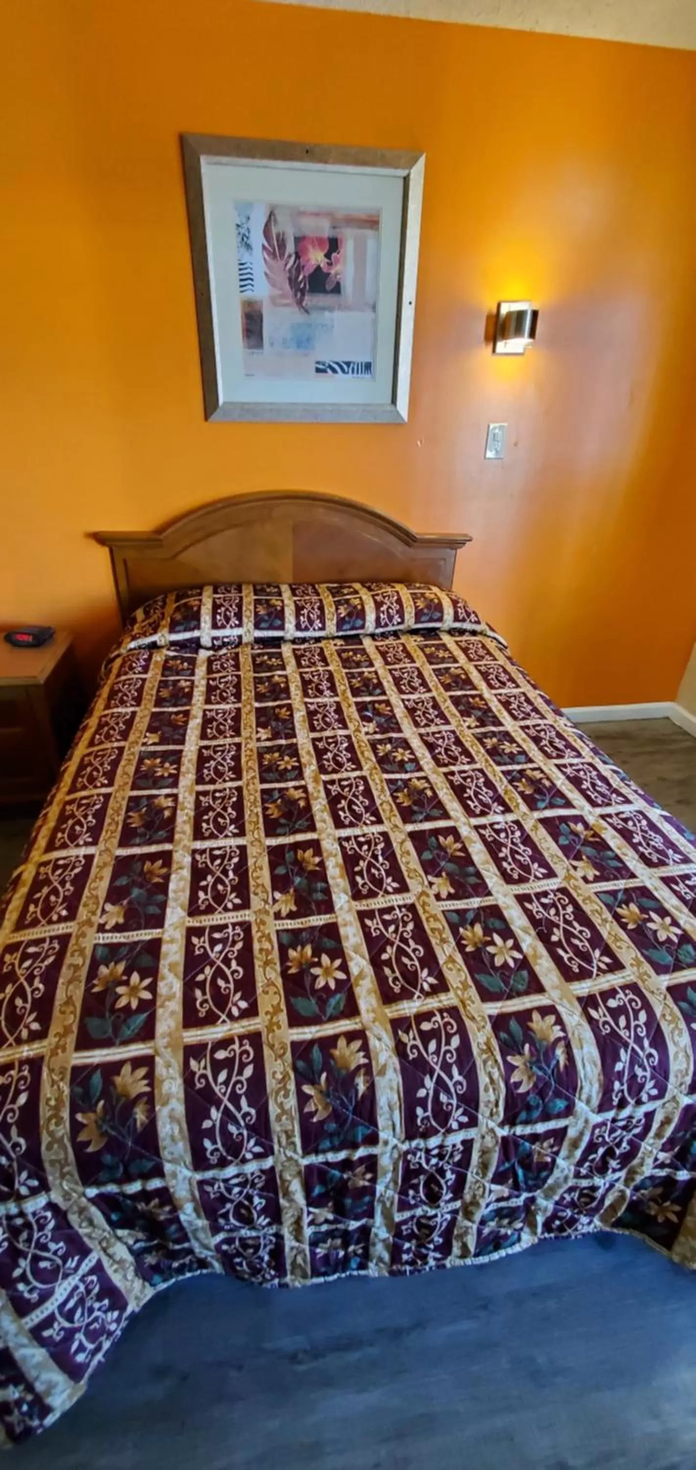 Double Queen Room with Two Queen Beds - single occupancy - Smoking in Anaheim National Inn