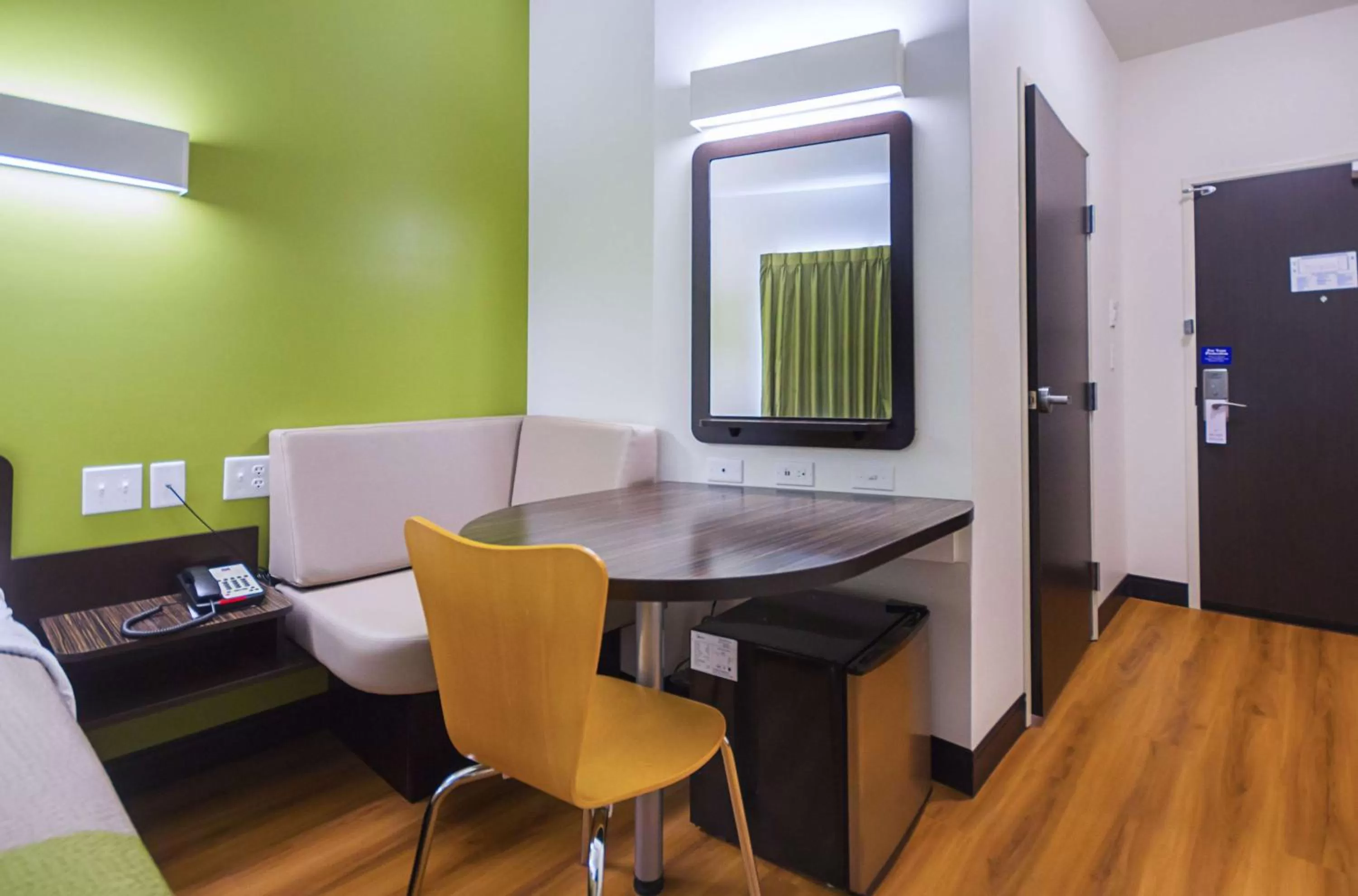 Queen Room - Disability Access - Non-Smoking in Motel 6-South Bend, IN - Mishawaka