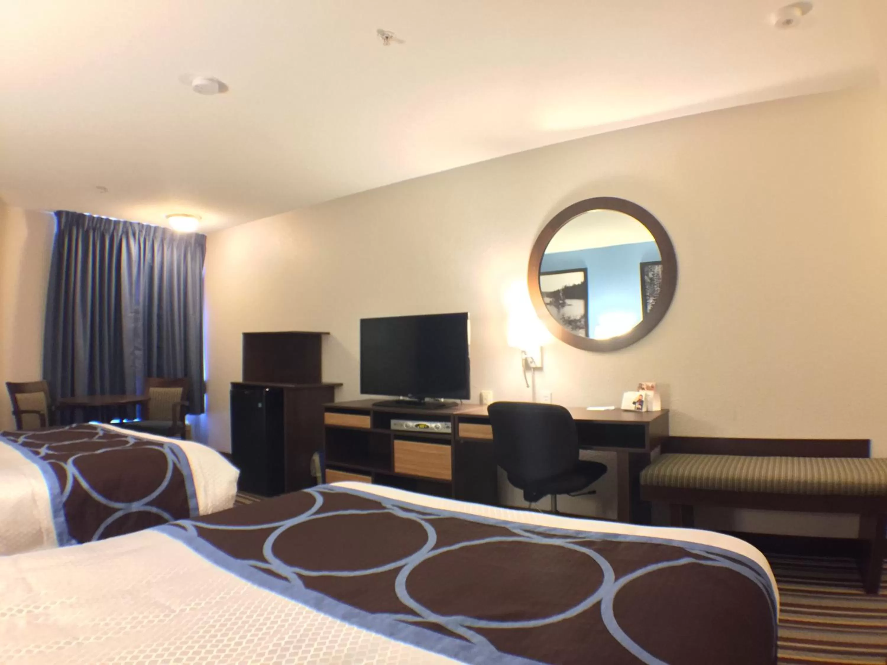 Deluxe Queen Room with Two Queen Beds - Non-Smoking in Super 8 by Wyndham Fort Frances