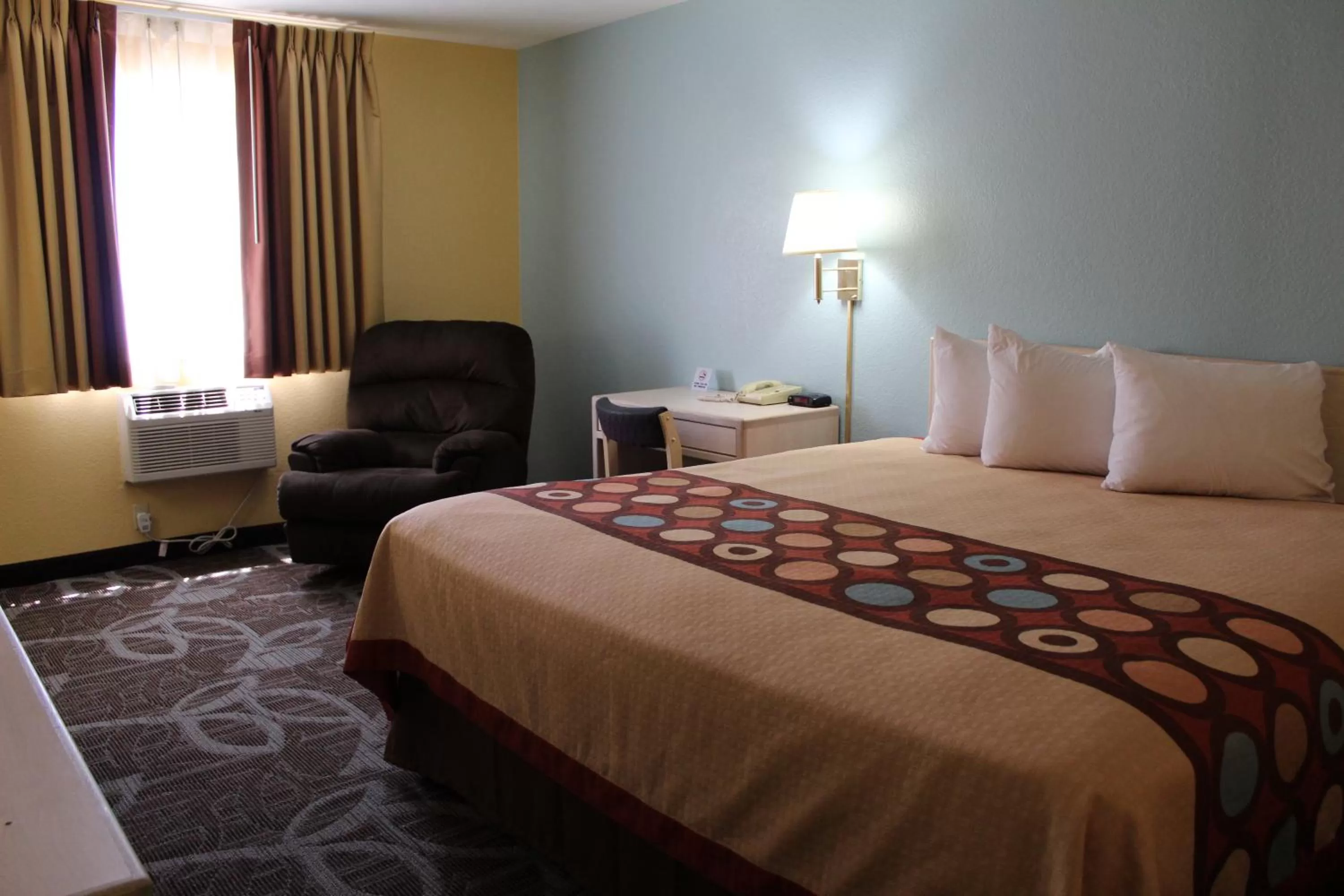 King Room - Non-Smoking in Super 8 by Wyndham Nephi