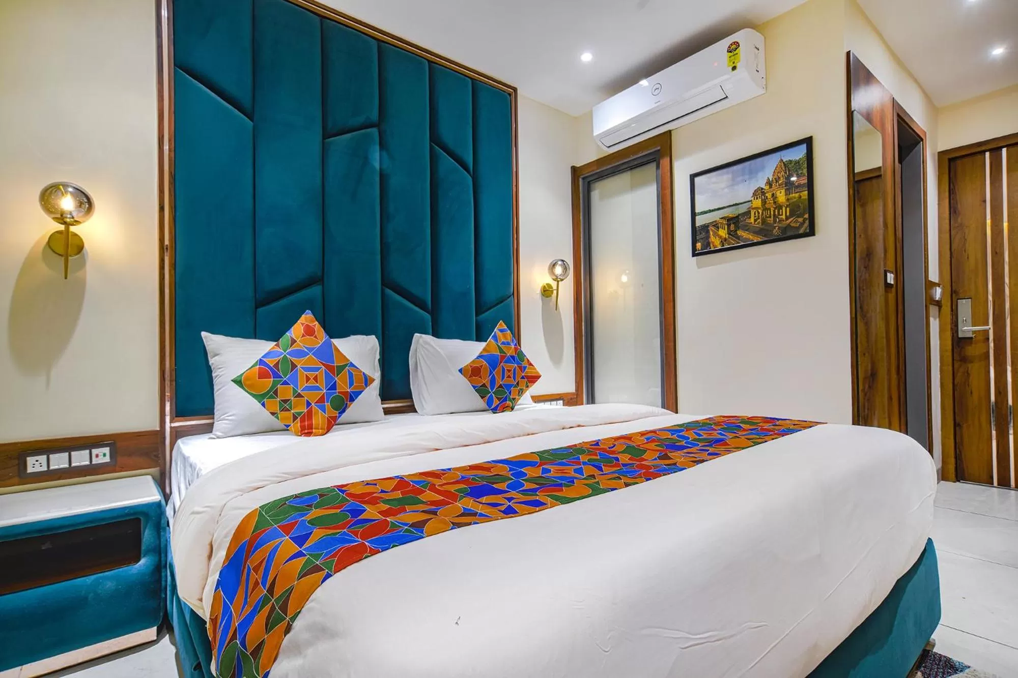 Deluxe Room - single occupancy in FabHotel Benchmark