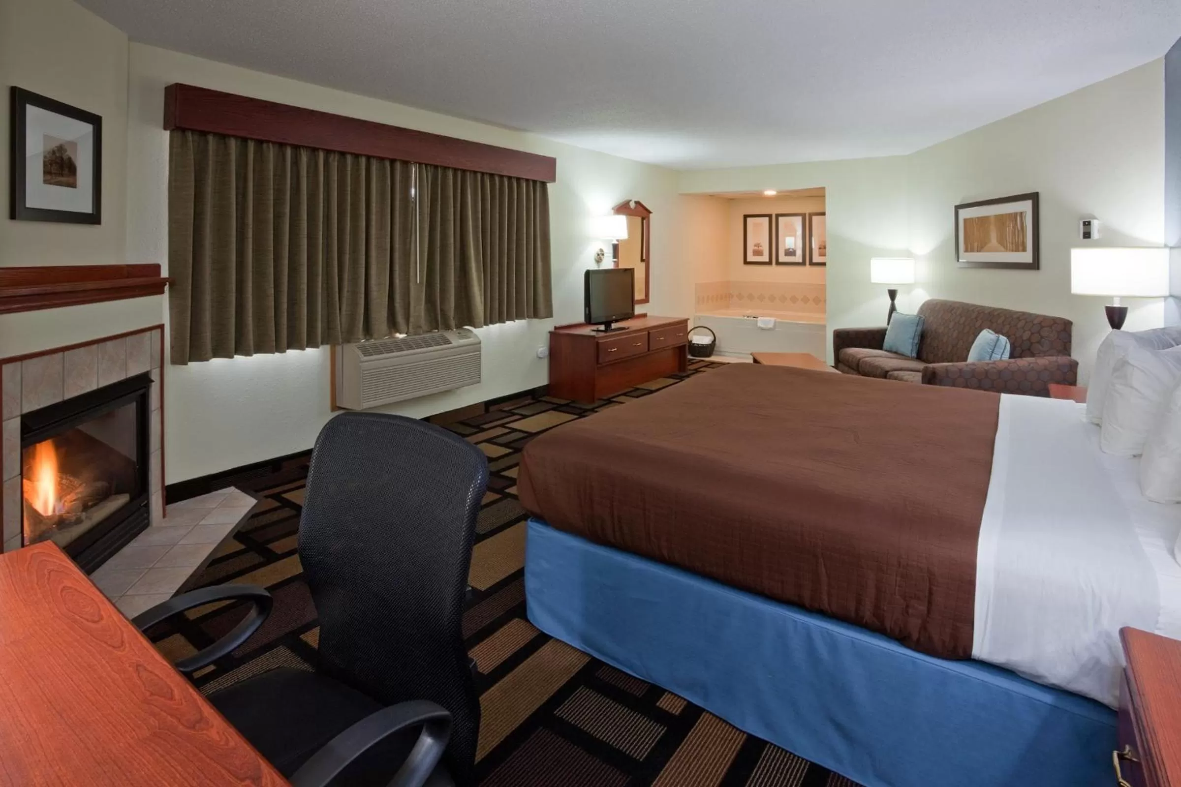 Studio Suite with King Bed - Non-Smoking in AmericInn by Wyndham Austin