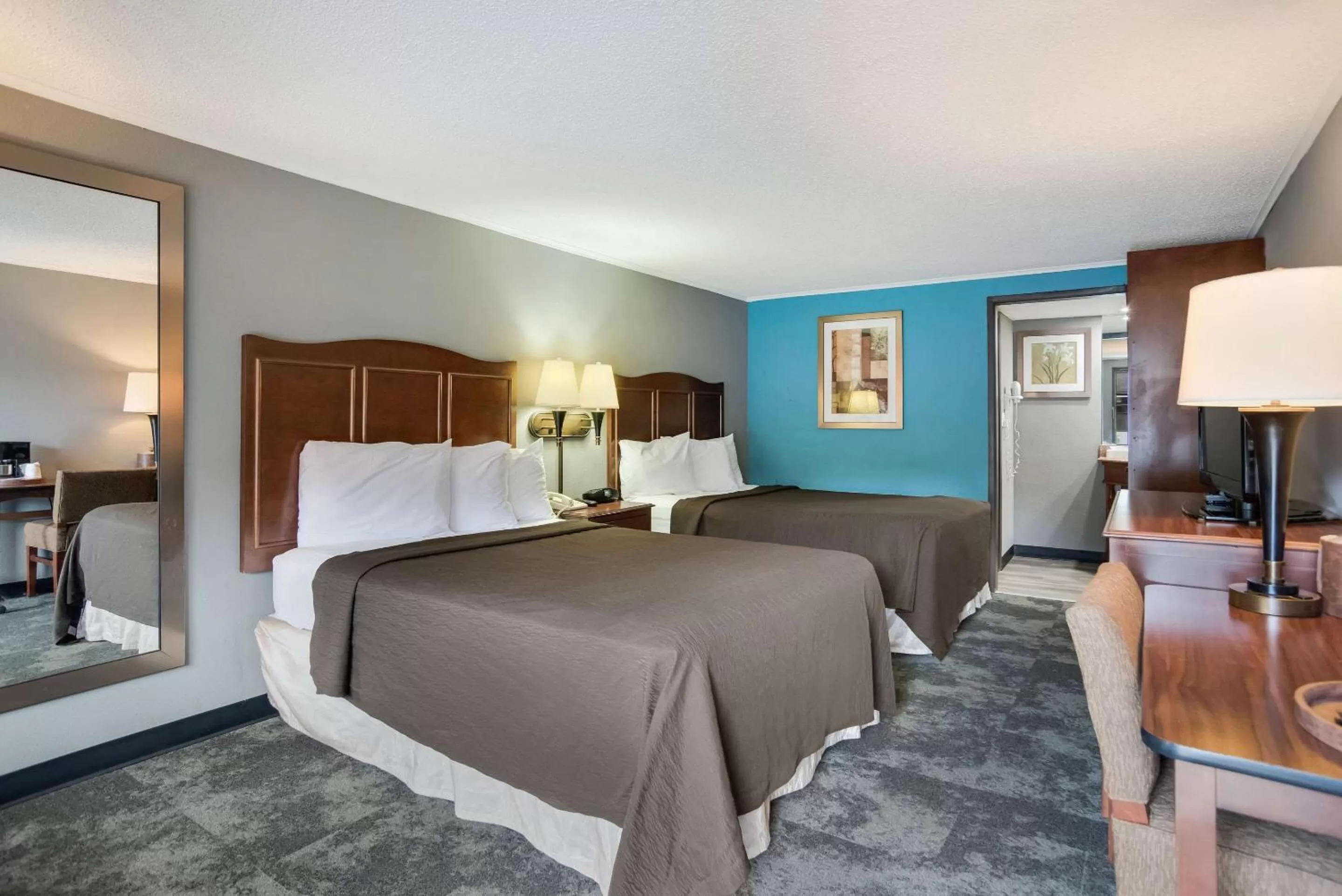 Double Room with Two Double Beds - Non-Smoking in Rodeway Inn Carlisle North