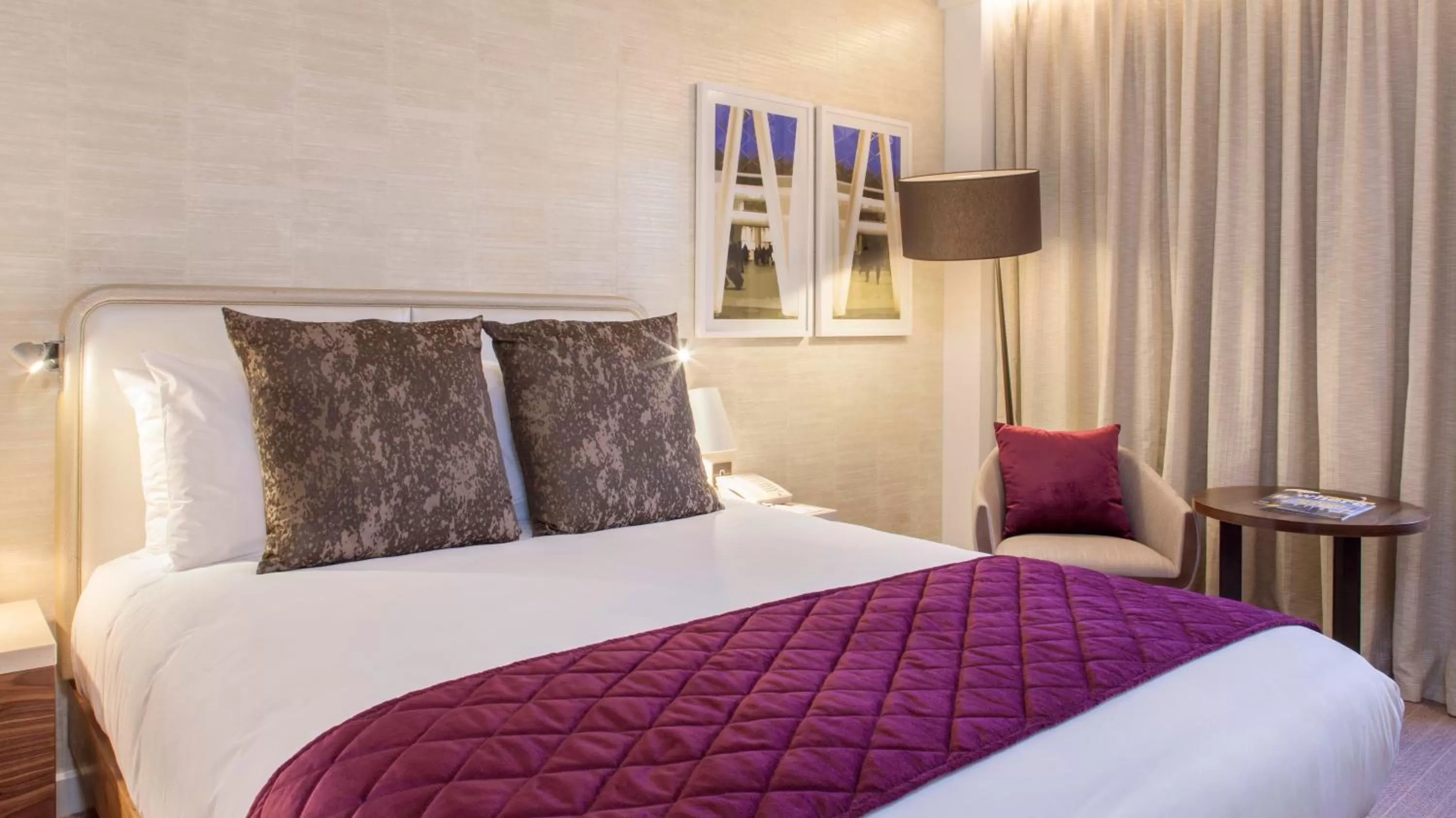 Standard Queen Room in Crowne Plaza London Kings Cross by IHG