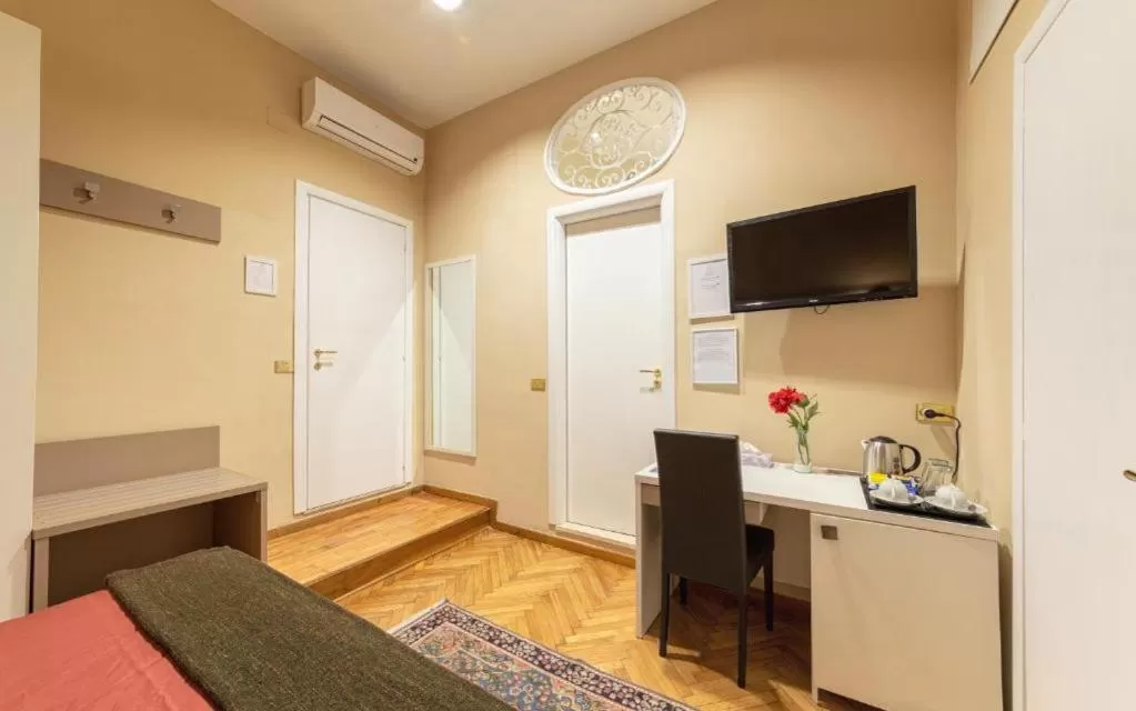 Family Room with Private Bathroom in Grande Archivio Napoli 22