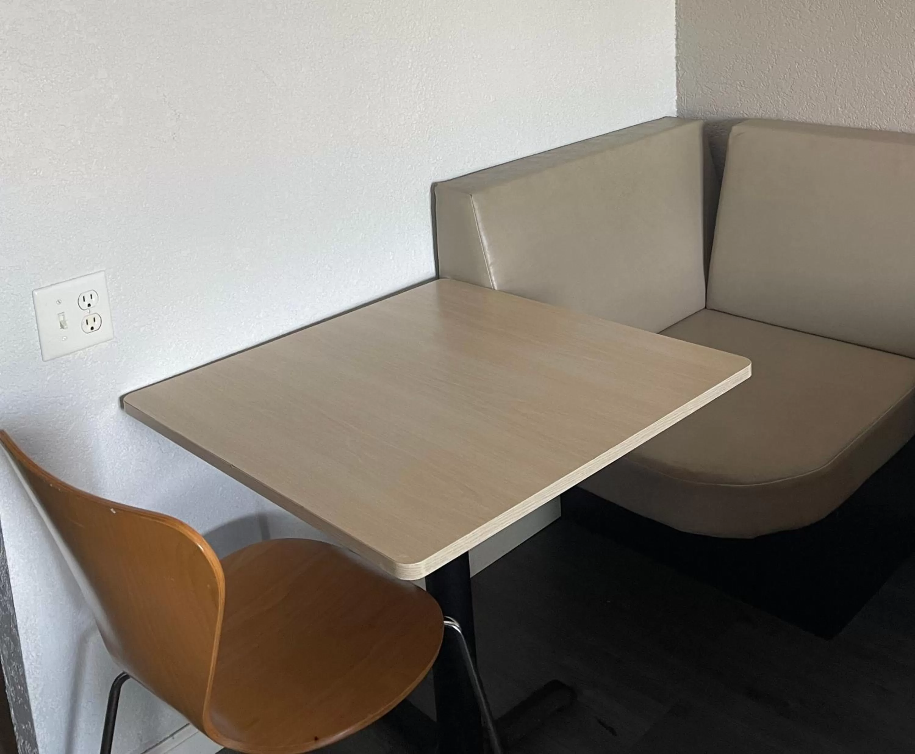 Queen Room with Two Queen Beds - Smoking in Motel 6-Sallisaw, OK