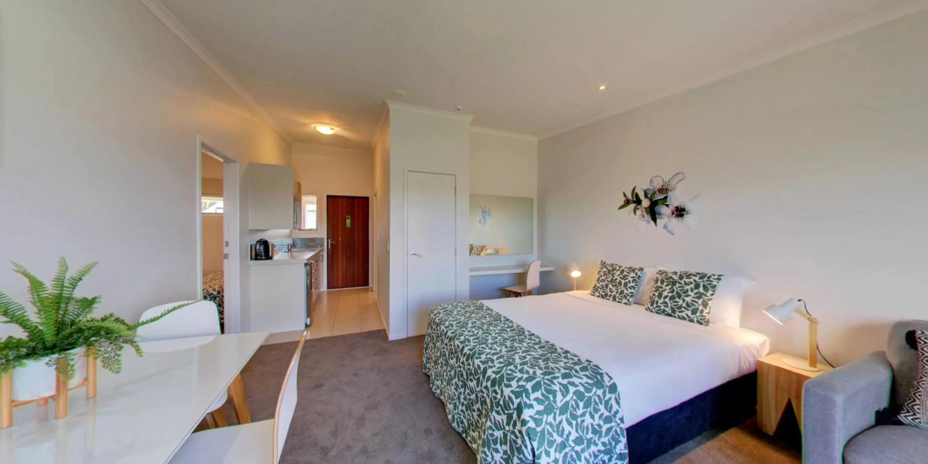 Deluxe Family Suite in Alpine Lake Motel