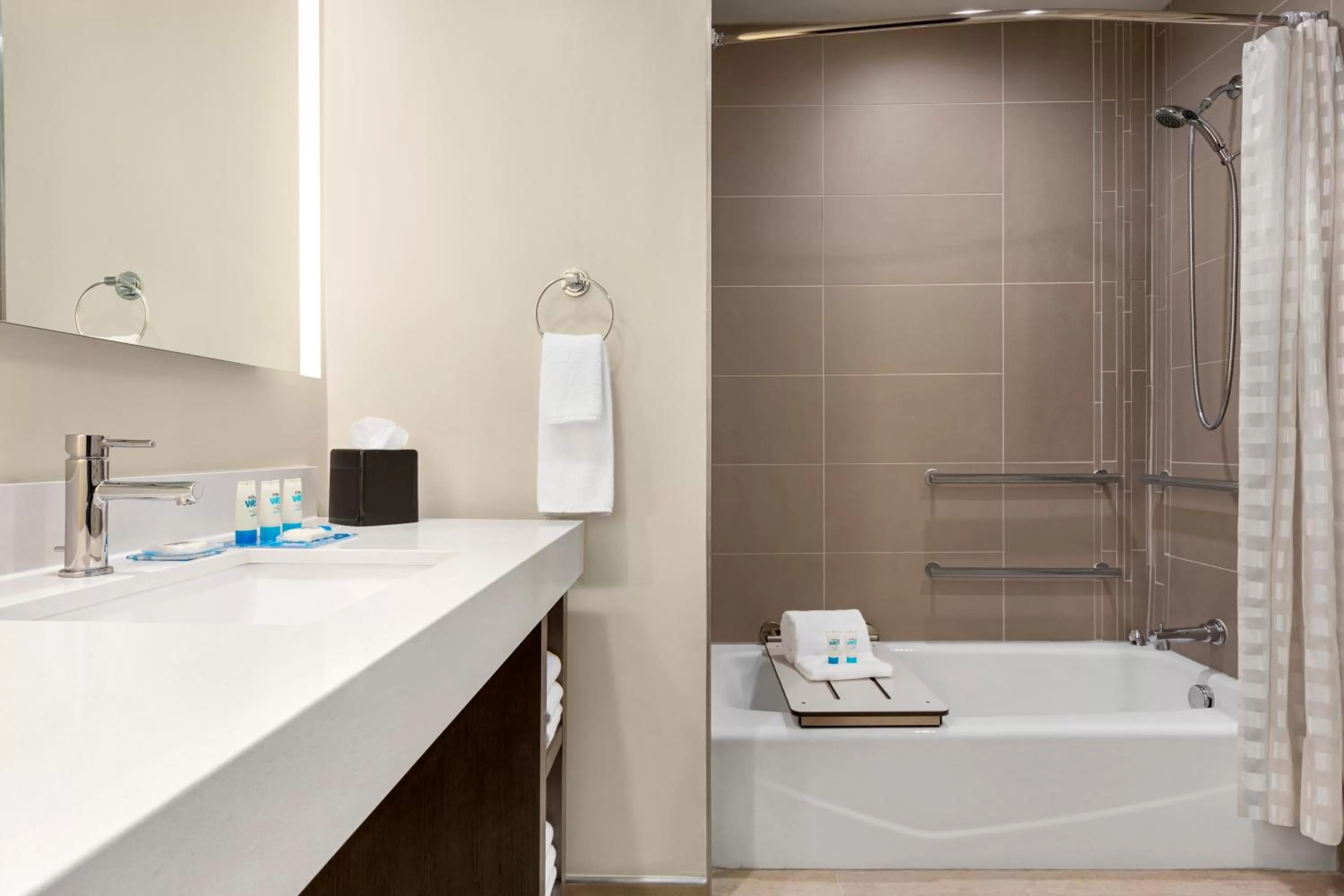 One-Bedroom King Suite with Sofa Bed, Kitchen and Tub - Disability Access in Hyatt House Bryan/College Station