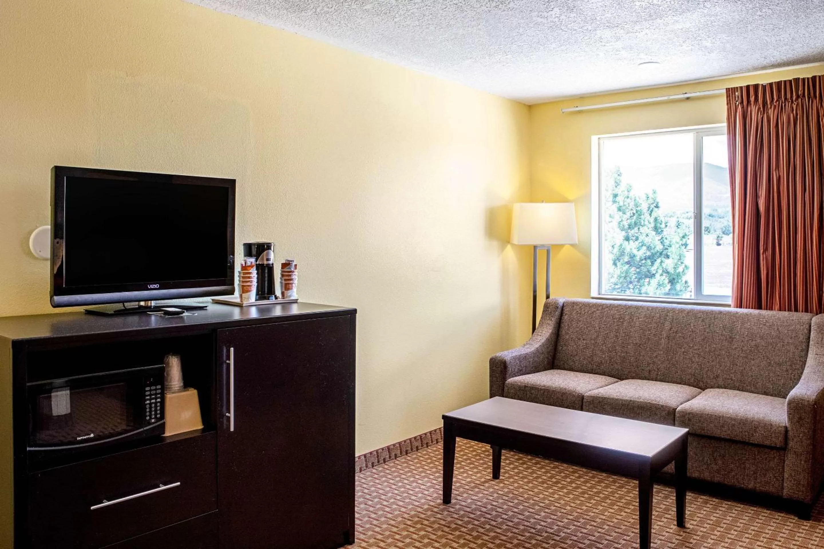 Queen Suite with Two Queen Beds - Non Smoking in Rodeway Inn & Suites Monticello