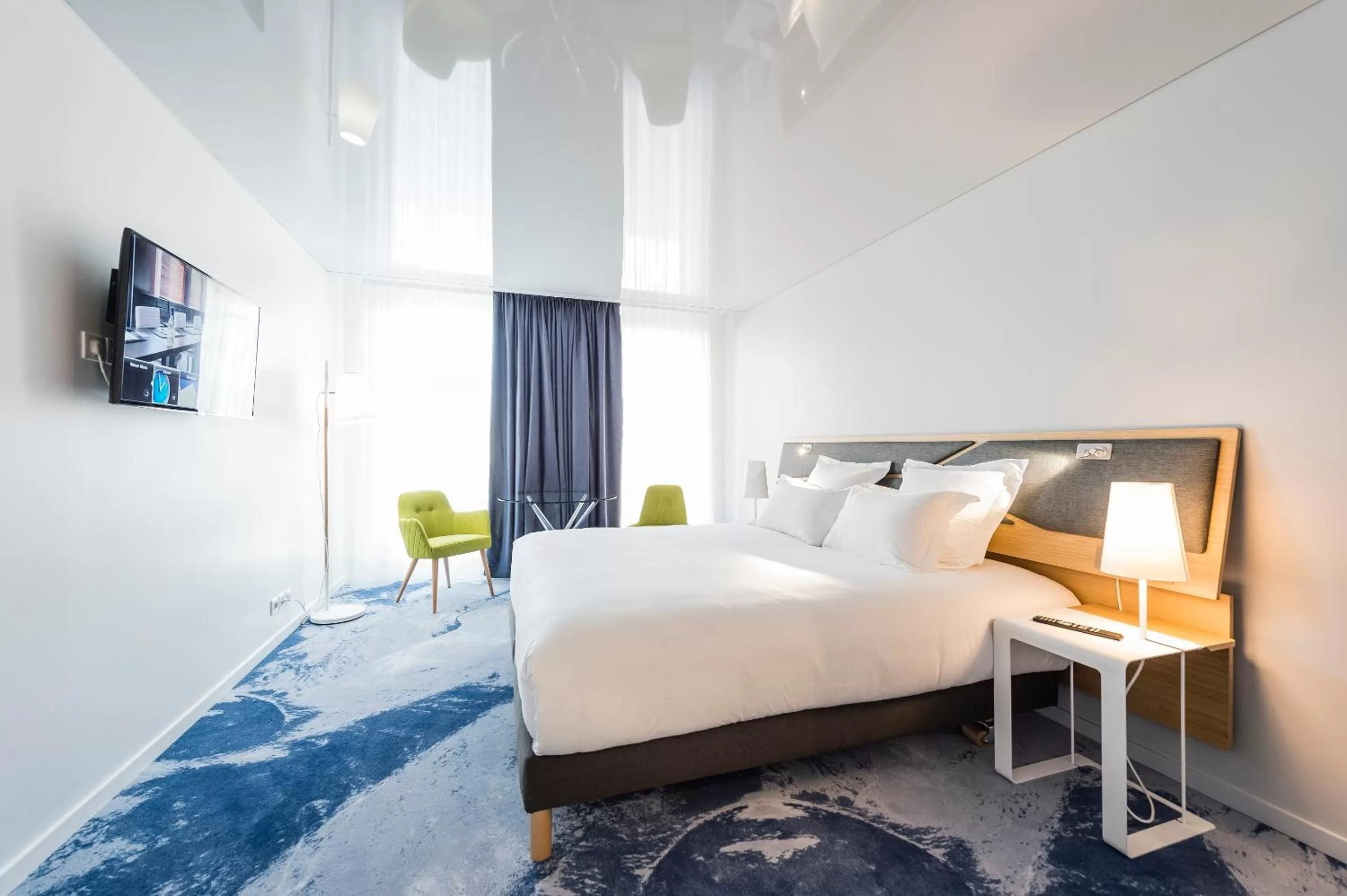 Urban Chic Standard Room with Bath in Seeko'o Hotel Bordeaux