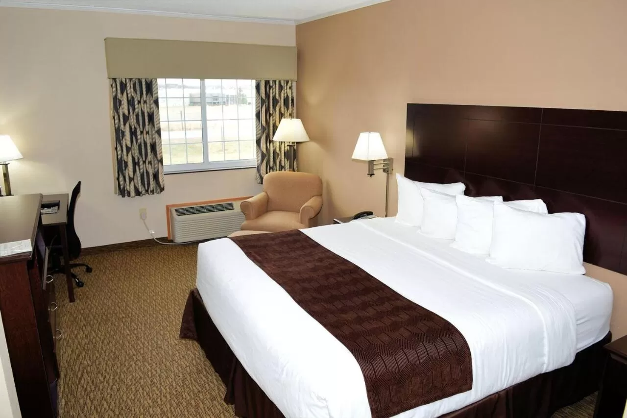 King Room in Rock Island Inn & Suites
