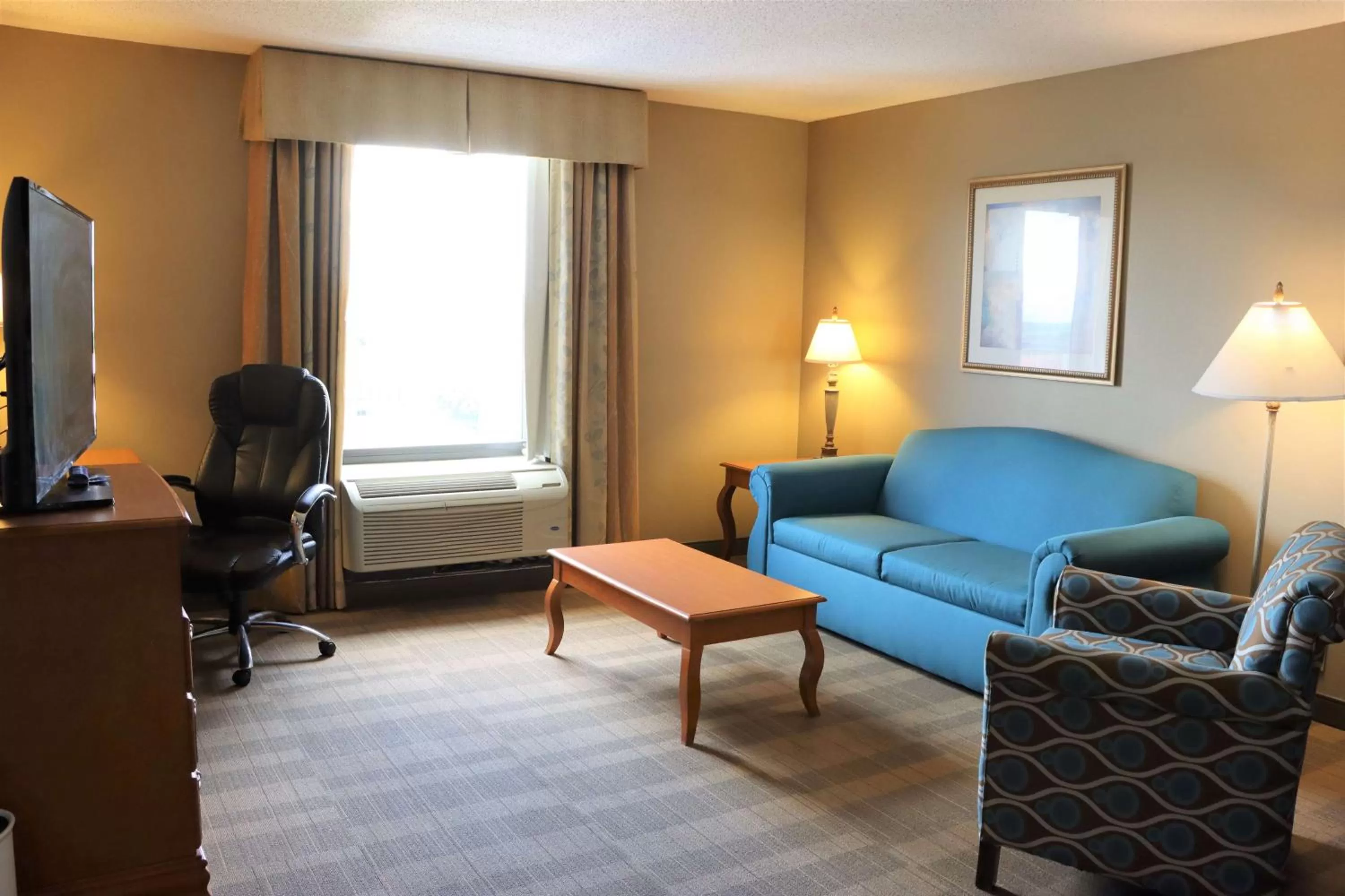 King Suite with Whirlpool in Hampton Inn & Suites Thibodaux