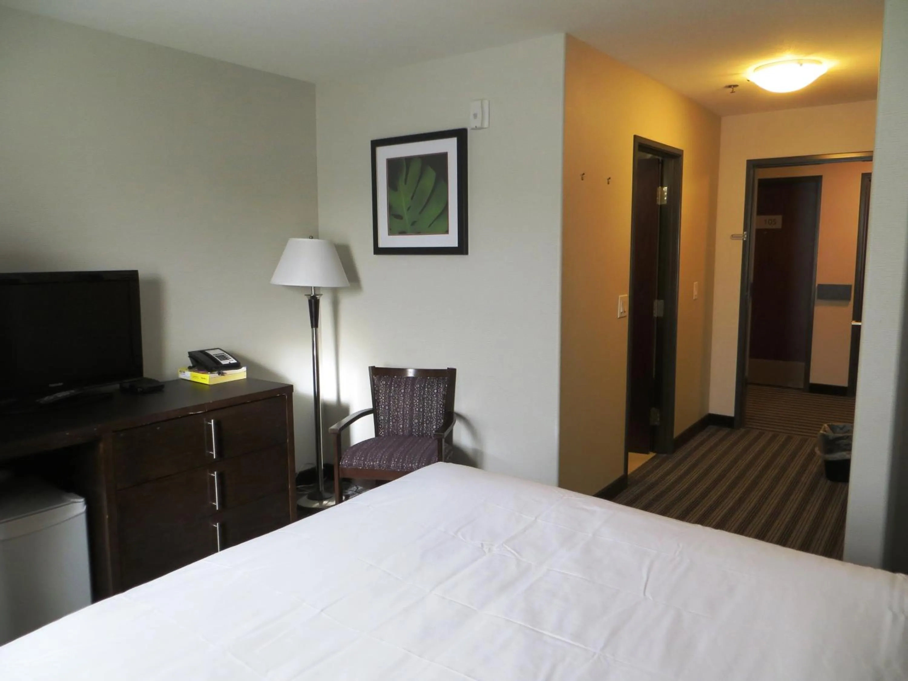 Queen Room with Two Queen Beds - Non-Smoking in Super 8 by Wyndham Saskatoon Near Downtown