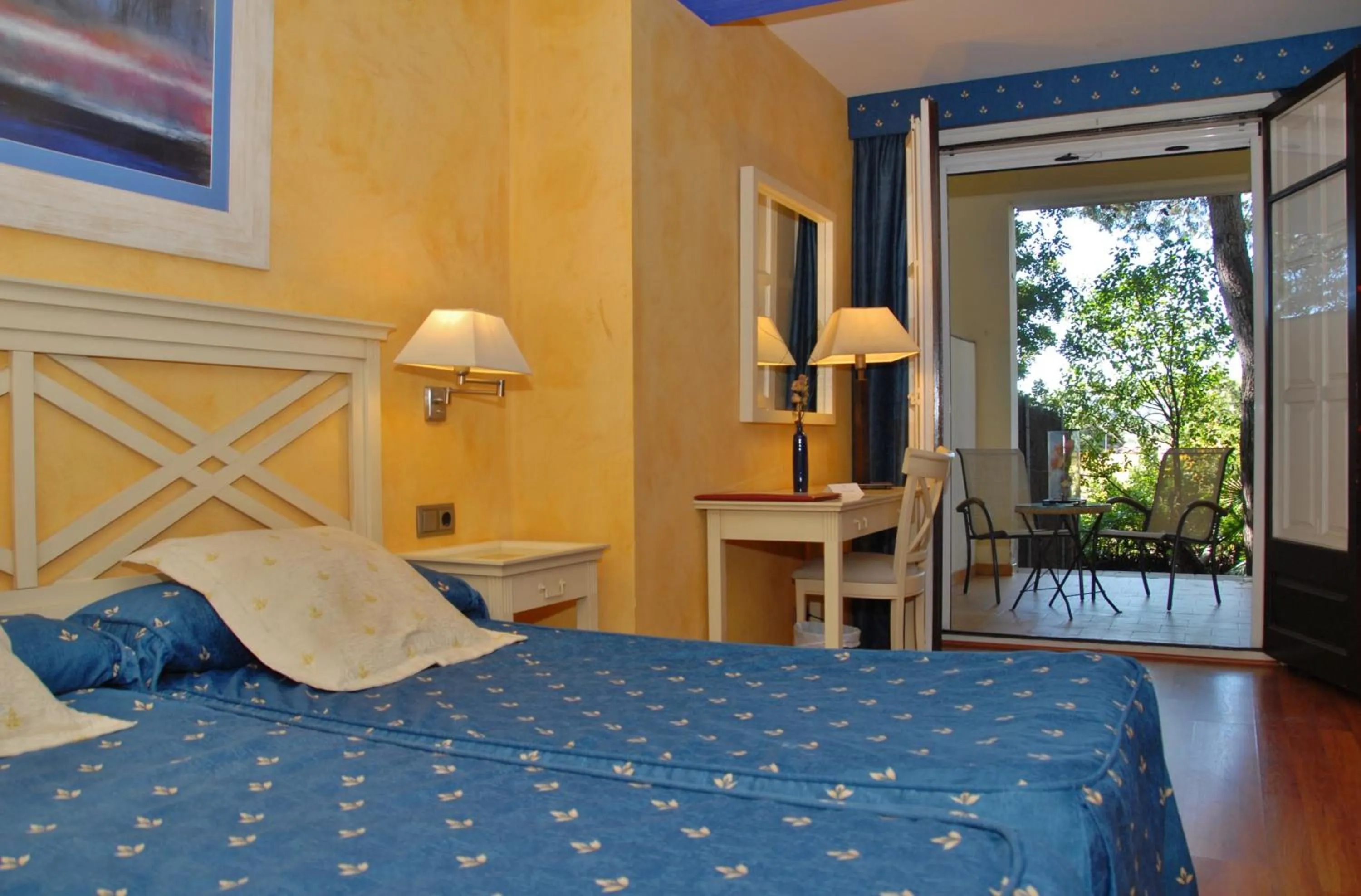 Double or Twin Room with Terrace in Hotel El Castell
