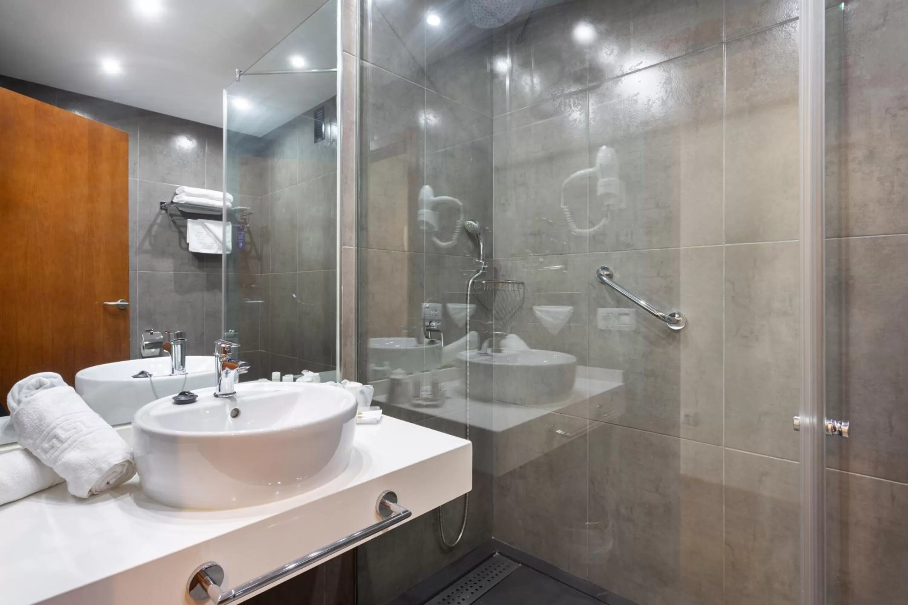 Triple Room in Hotel Colon Rambla