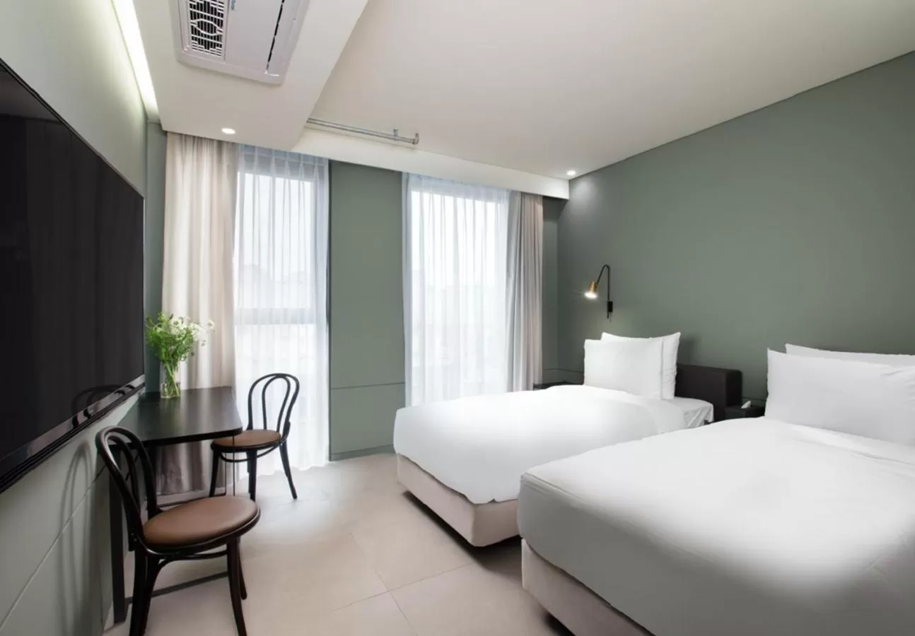 Deluxe Twin Room in Park Marine Hotel