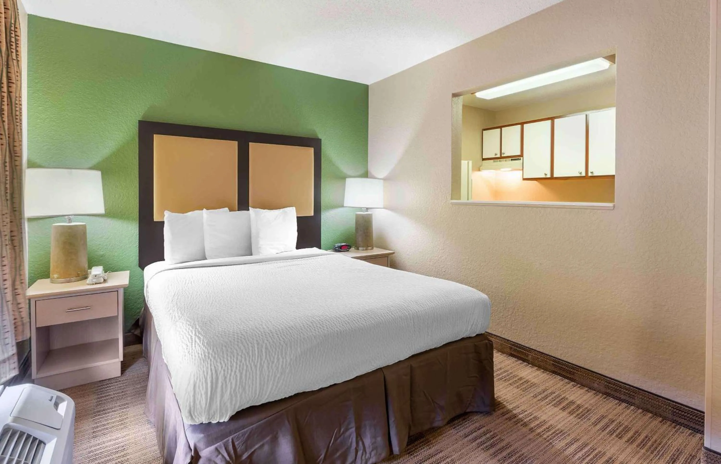 Deluxe Studio with 1 Queen Bed - Non-Smoking in Extended Stay America Select Suites - Raleigh - Cary - Regency Parkway South