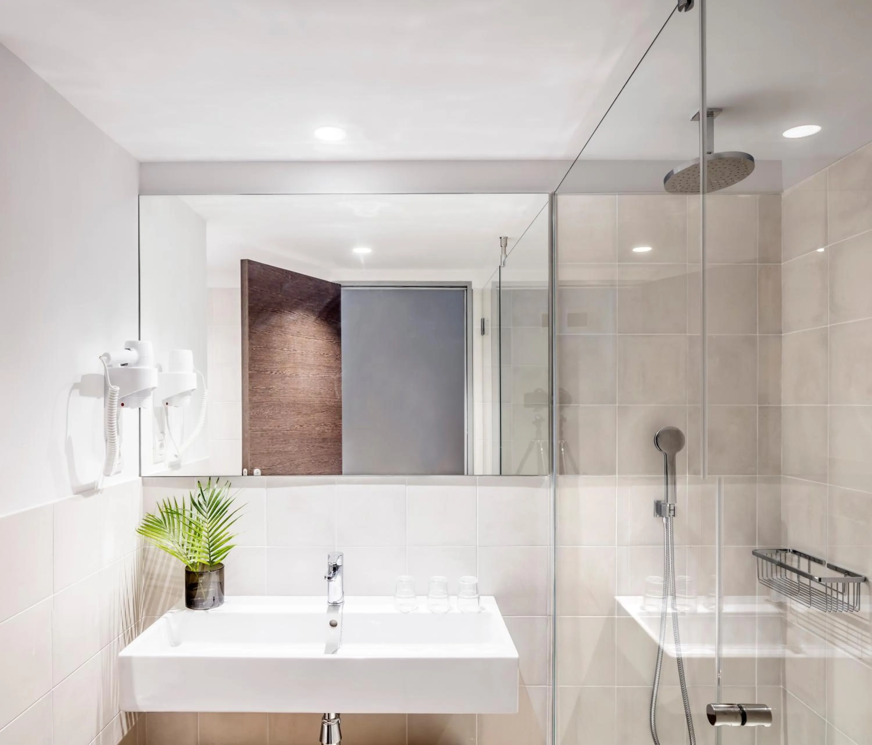 Design Quadruple Room (3 Adults + 1 Child) in AQUA Hotel Bertran Park