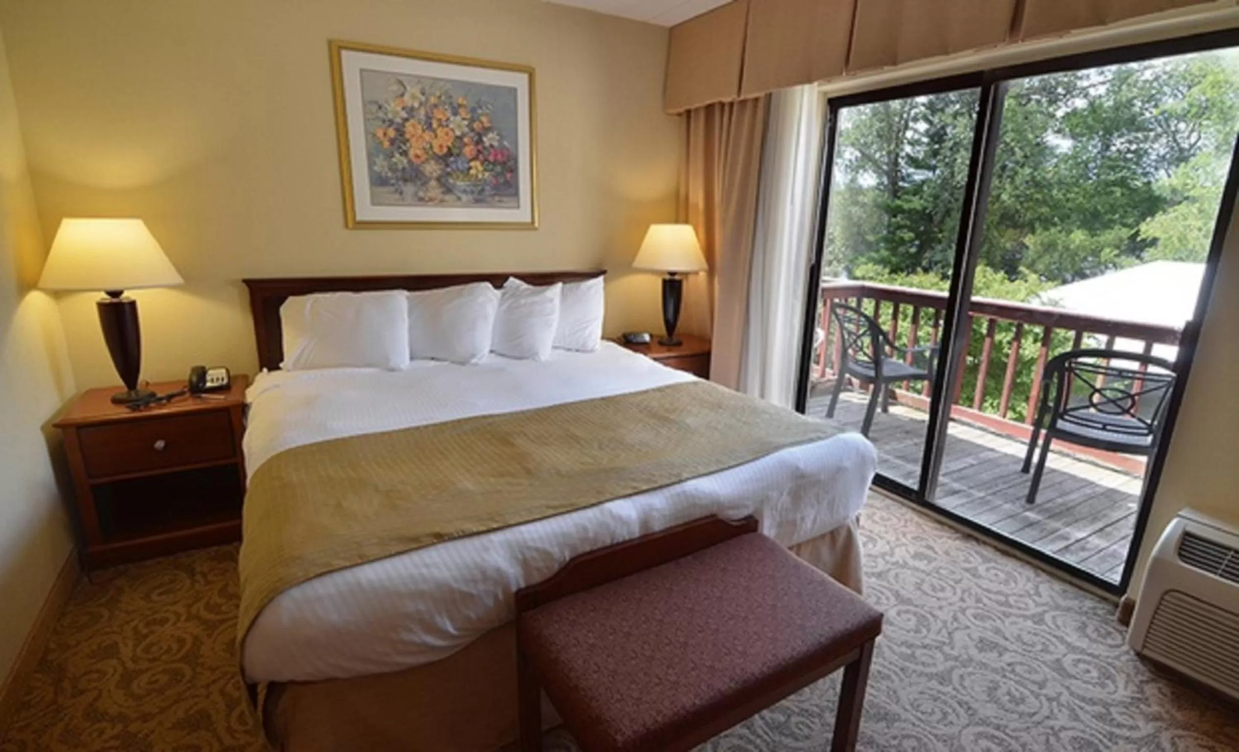 King Room in Sturbridge Host Hotel And Conference Center