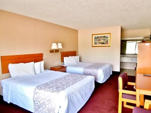 2 Queen Beds Non-Smoking in Americas Best Value Inn Alachua