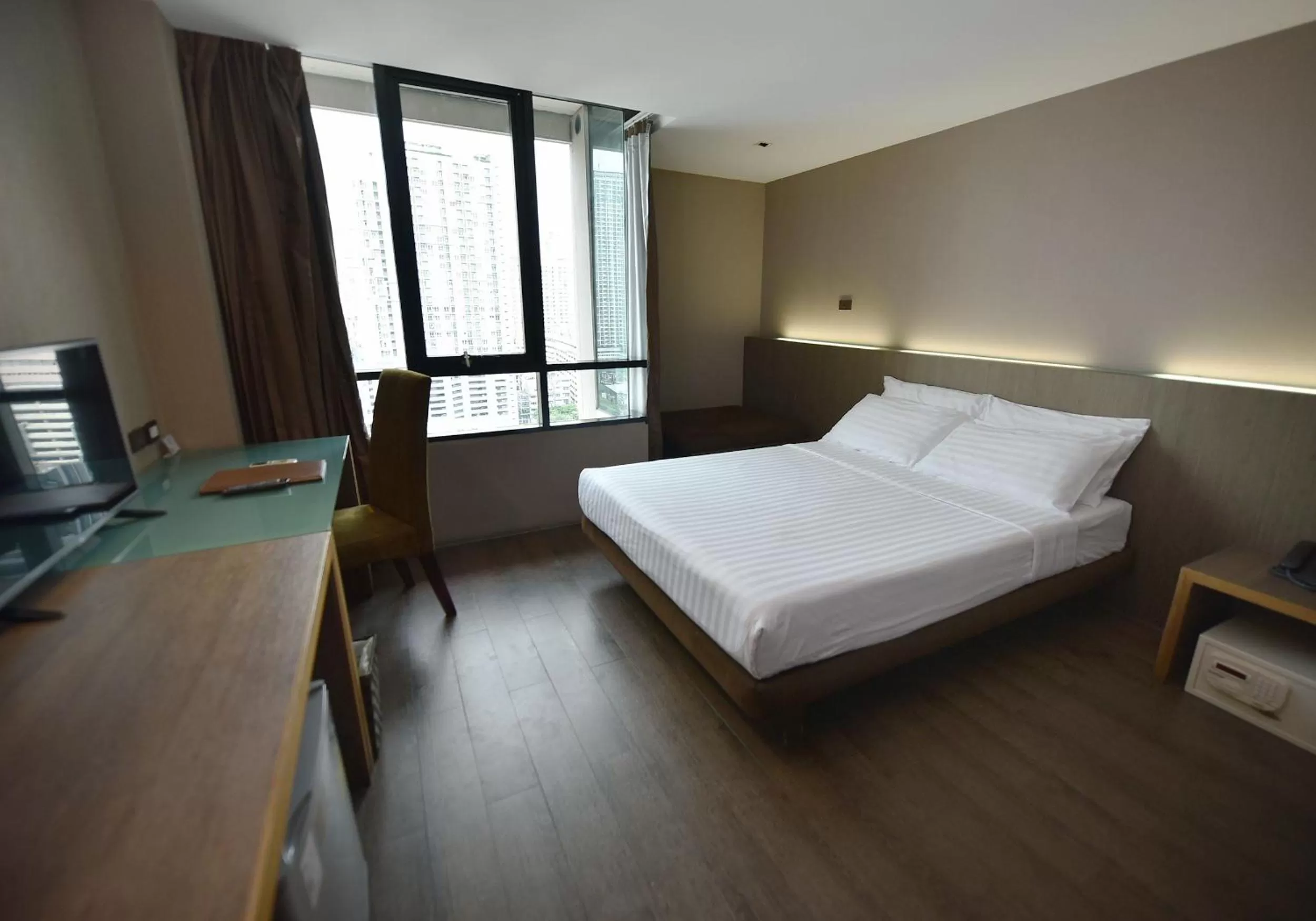 Deluxe Double Room in Bangkok City Hotel