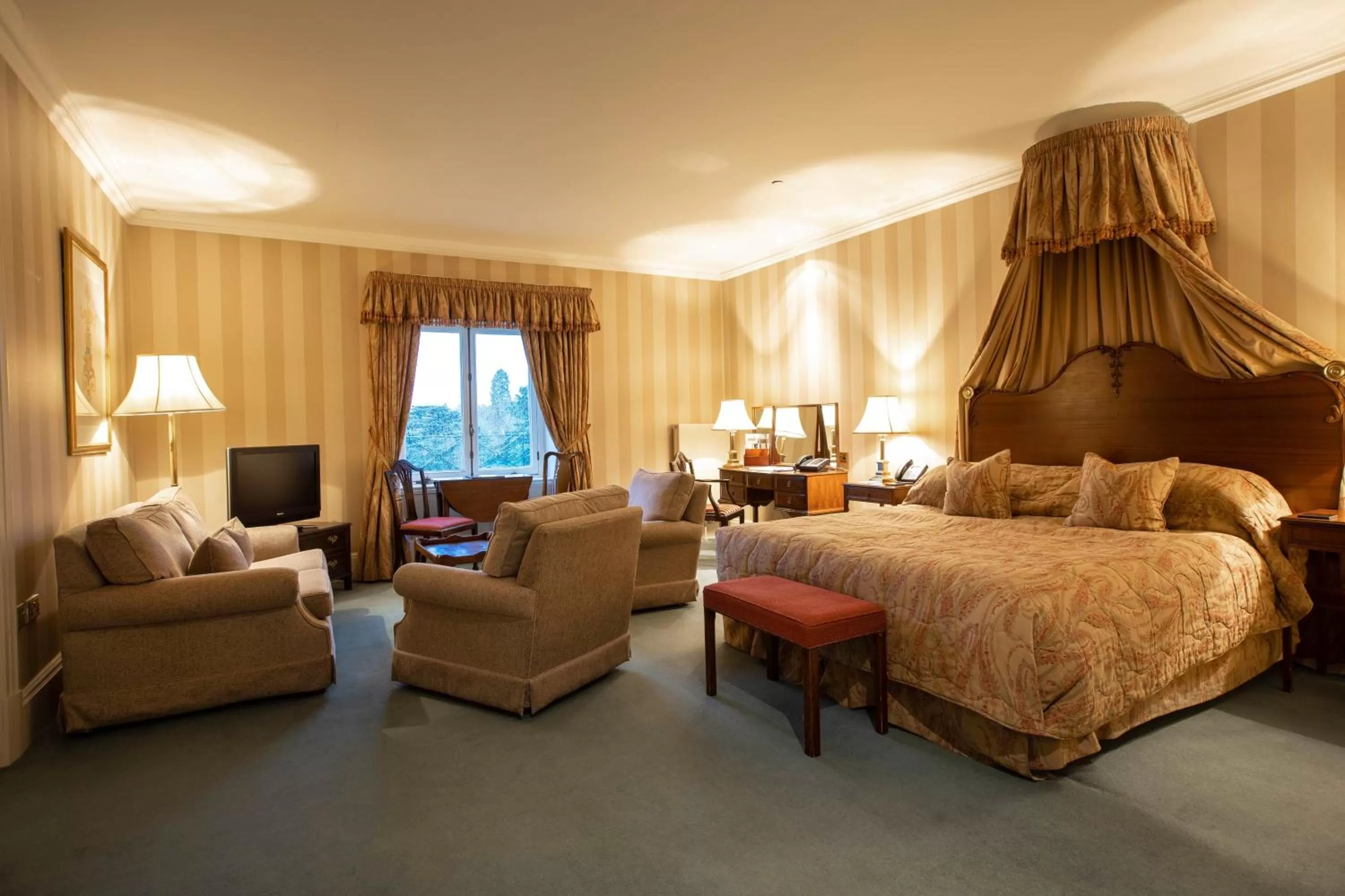 Mansion Junior Suite in Luton Hoo Hotel, Golf and Spa