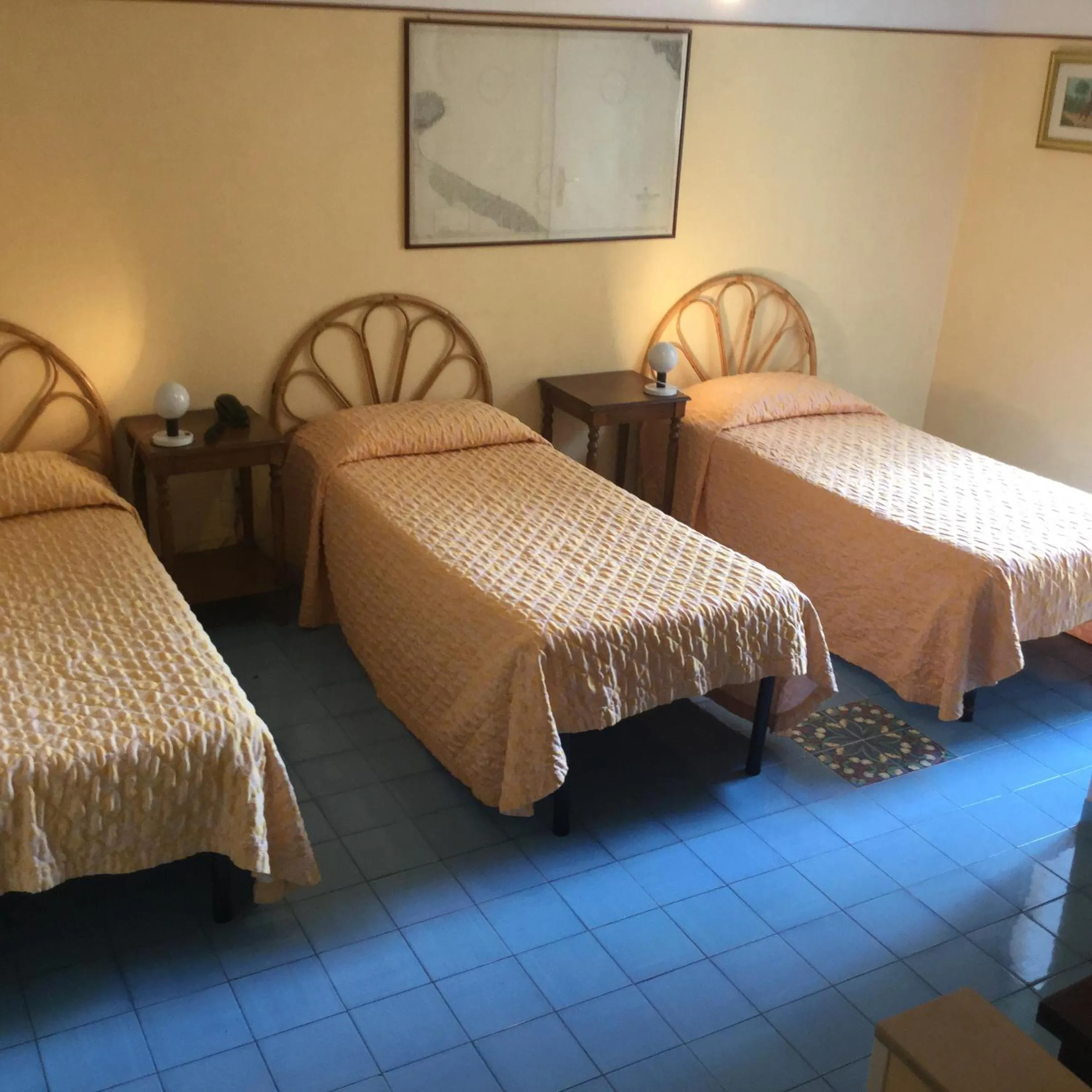 Triple Room in Hotel Touring