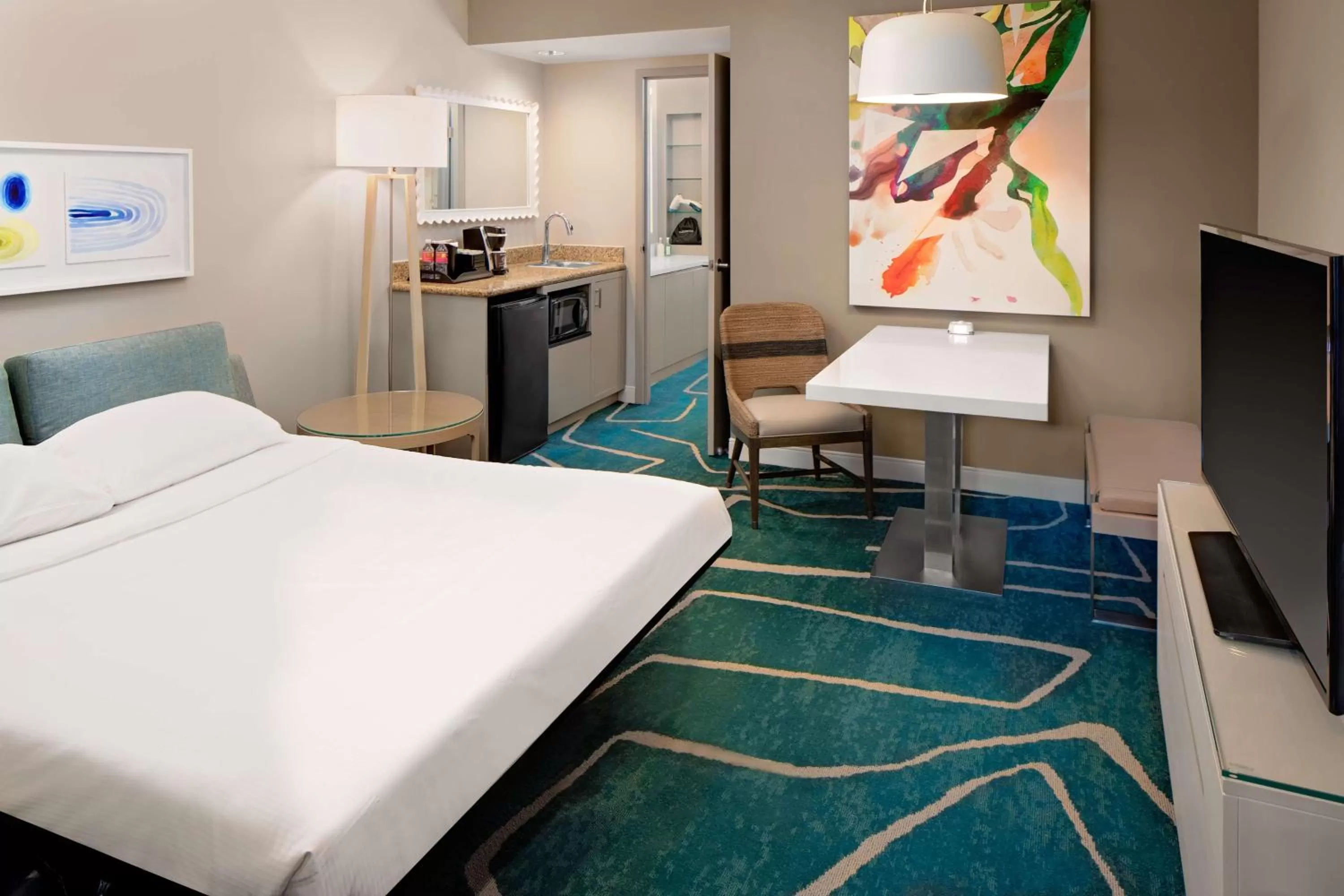 Corner King Suite with City View in Embassy Suites by Hilton San Diego Bay Downtown