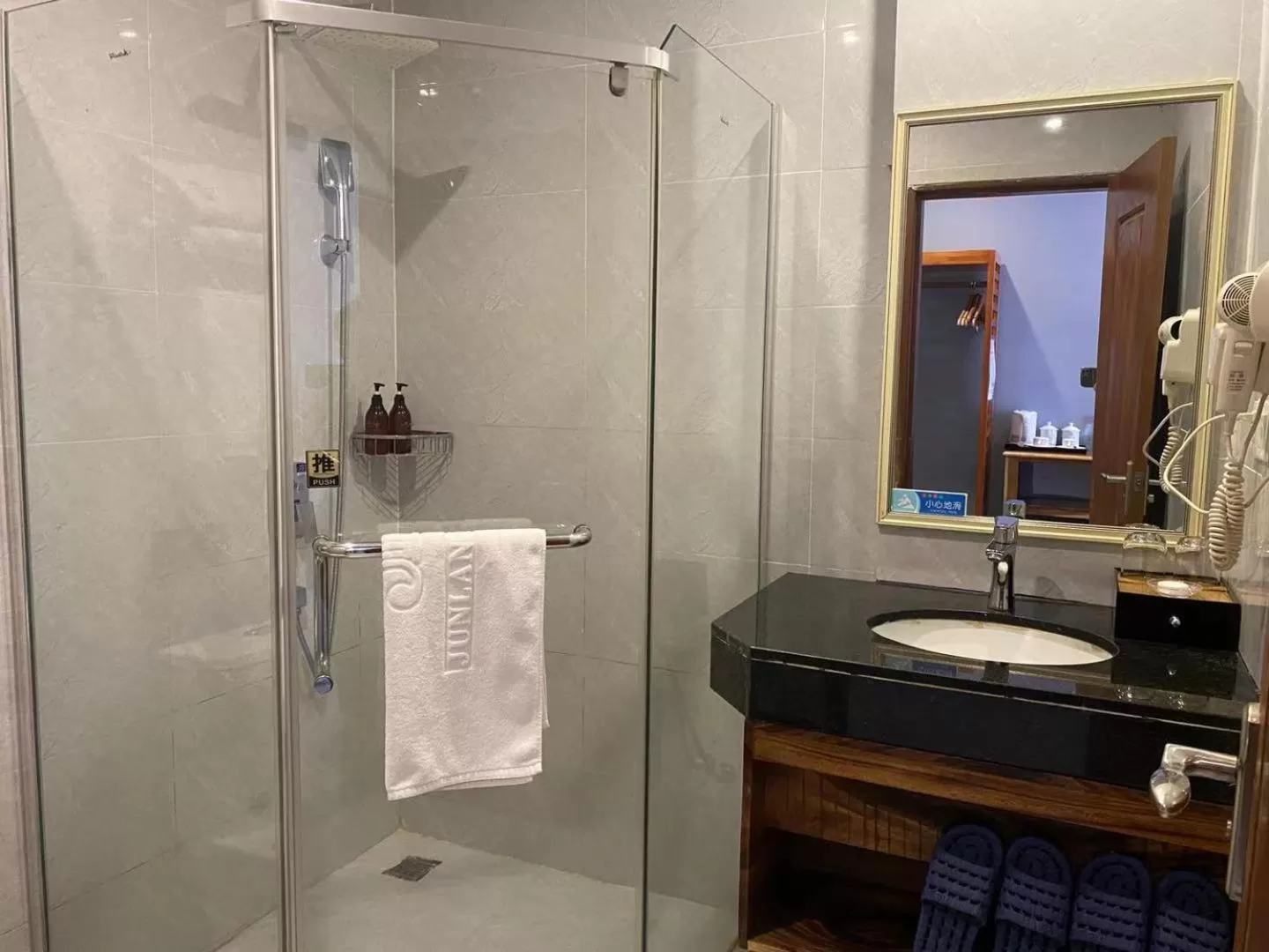 Business Double Room with Gym Access in Junlan Hotel