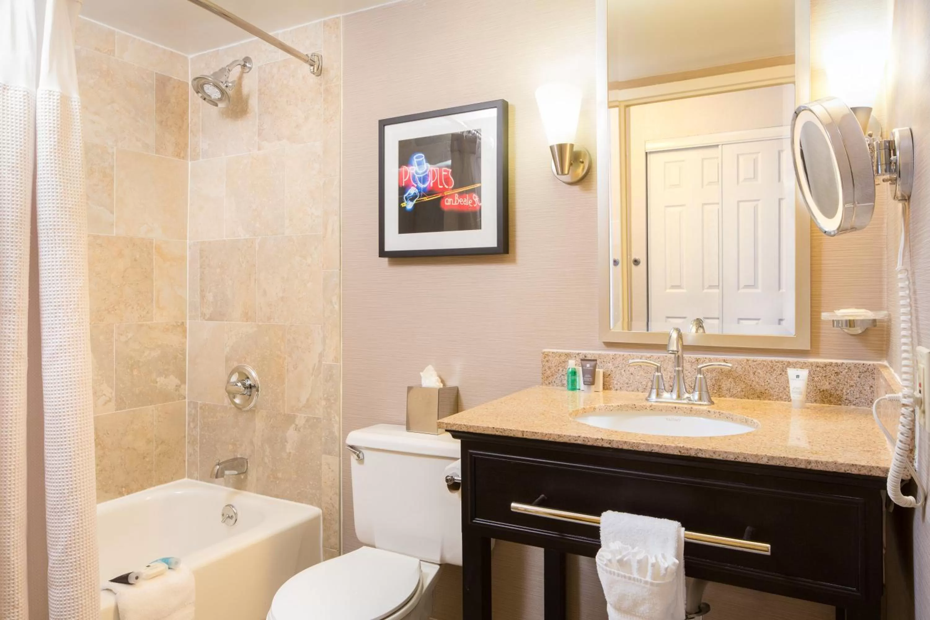 Standard King Room with Mobility Accessible Tub in Crowne Plaza Memphis Downtown by IHG