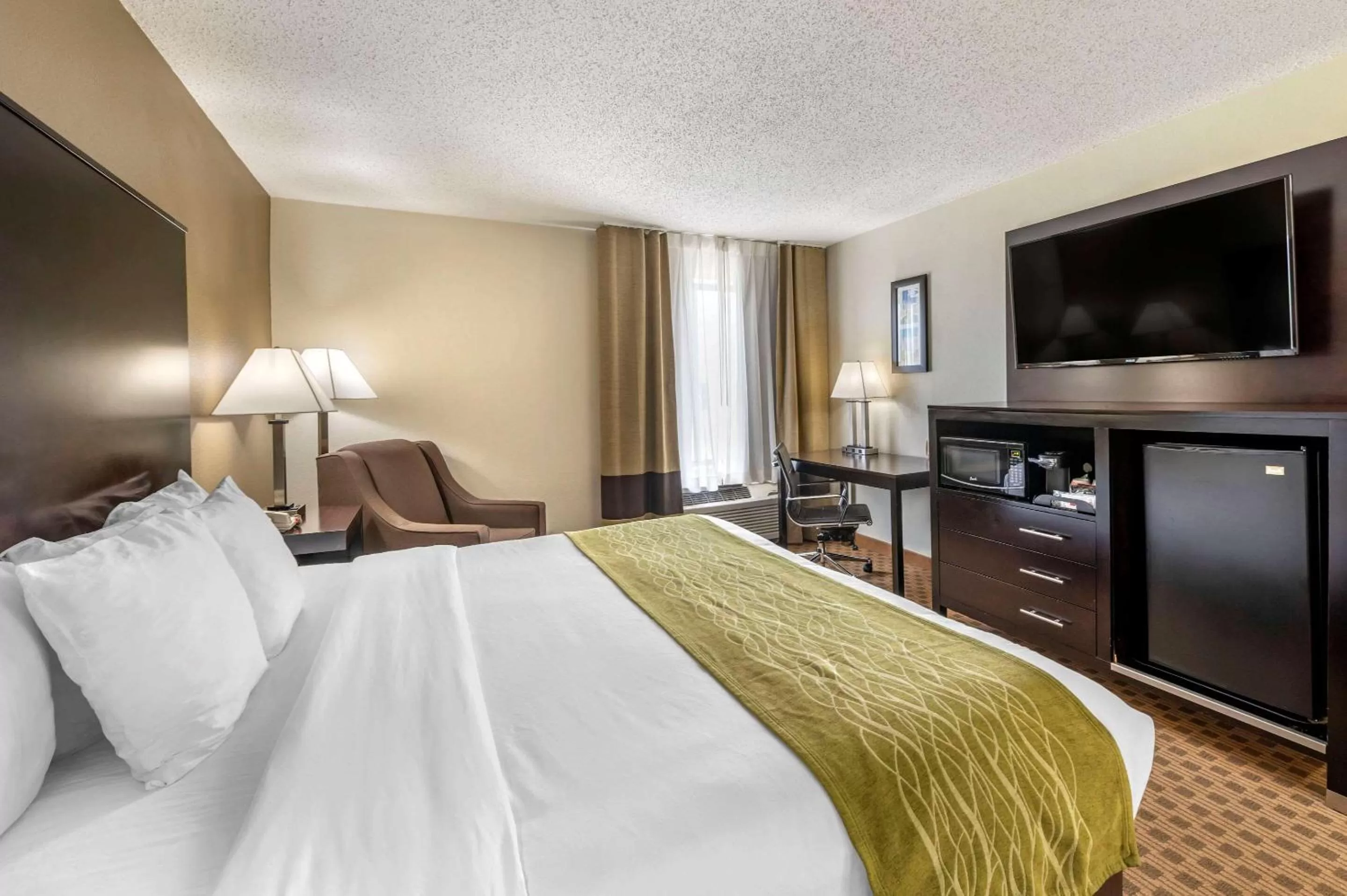 King Room in Comfort Inn Indianapolis East