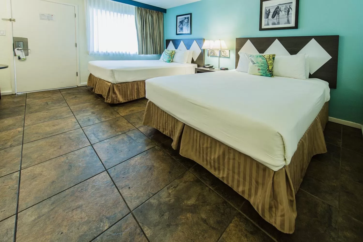 Standard Queen Room w/Two Queen Beds in Kings Inn