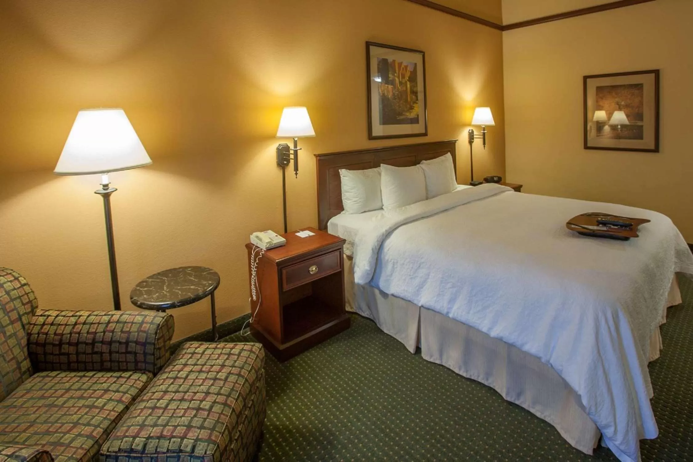 King Room with King Bed - Non-Smoking in Hampton Inn & Suites Stillwater