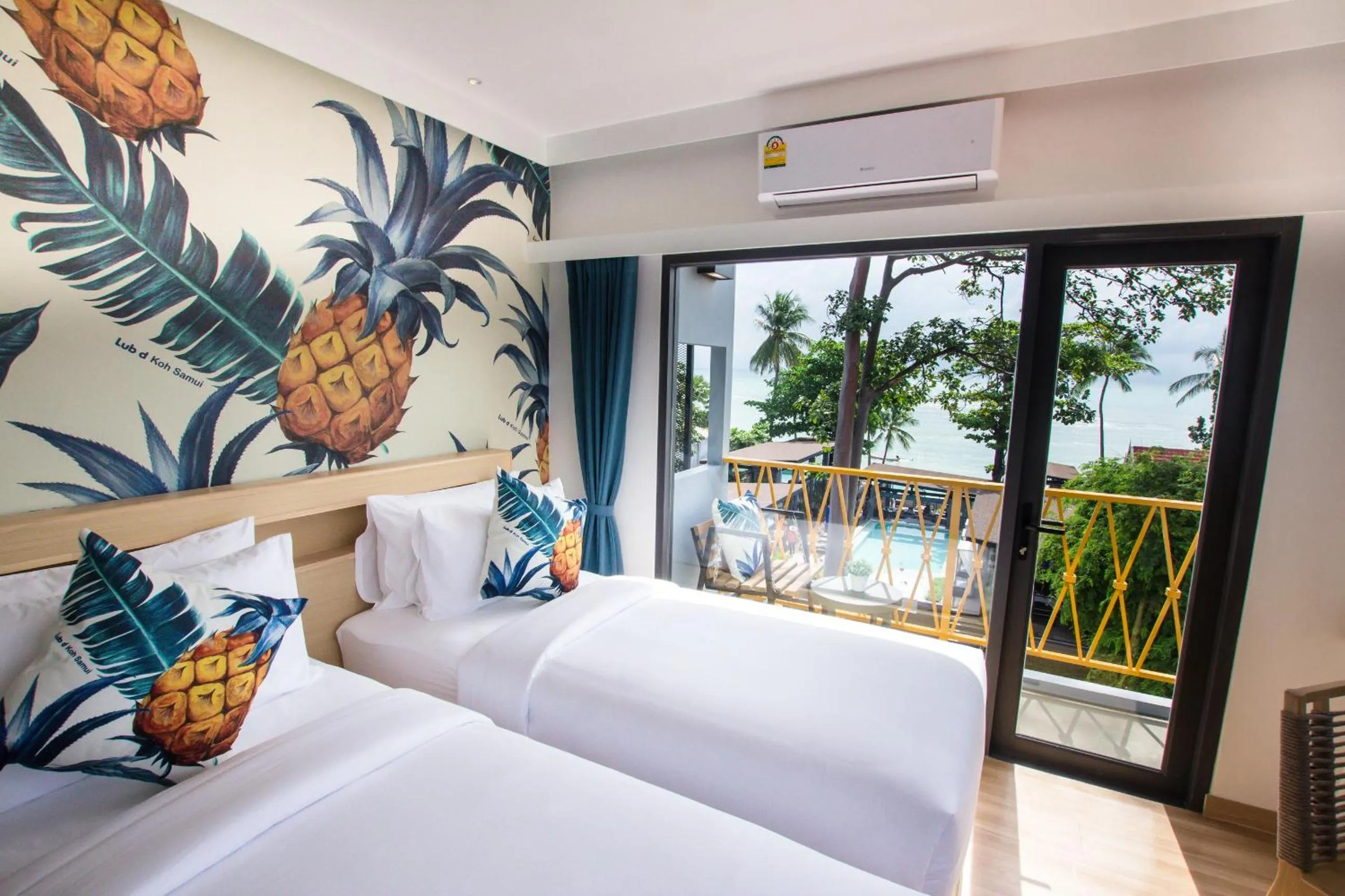 Deluxe Twin Room with Sea View in Lub d Koh Samui Chaweng Beach - Beachfront & Vibrant Social Vibe