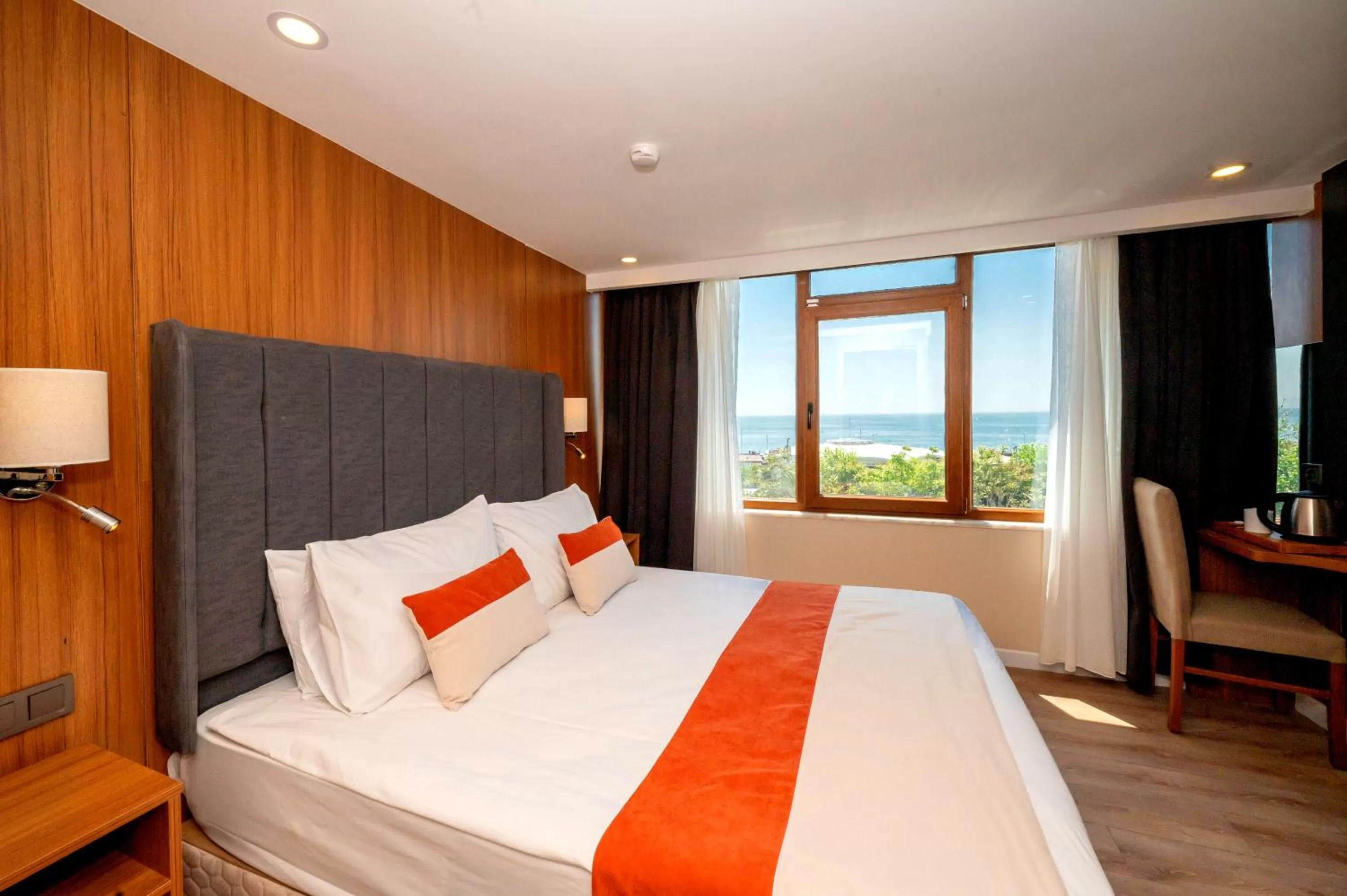 Double Room with Sea View in Harmony Hotel Istanbul & SPA